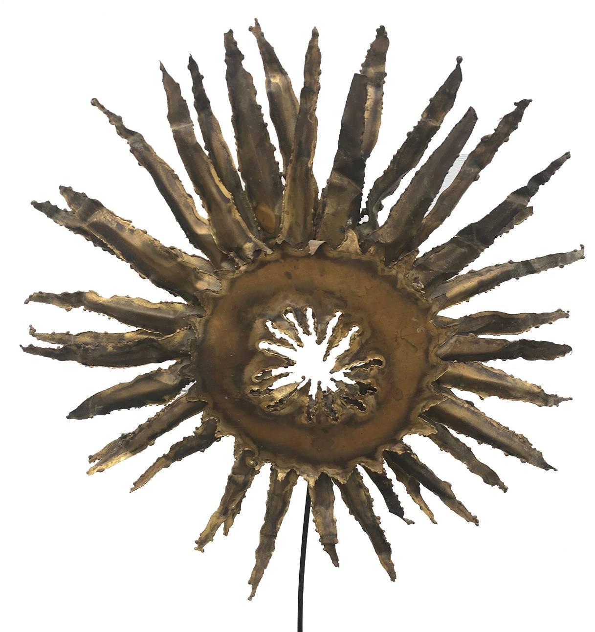 Brutalist brass metal sculpture of sunflower, Mid-Century Modern.