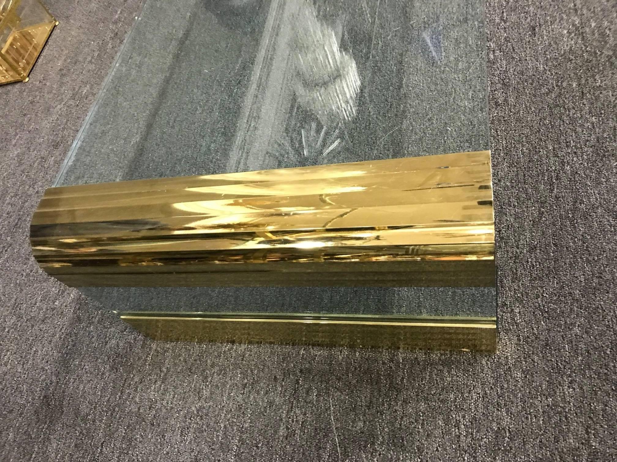 Coffee Table by Pace Collection Waterfall Design In Excellent Condition For Sale In Allentown, PA