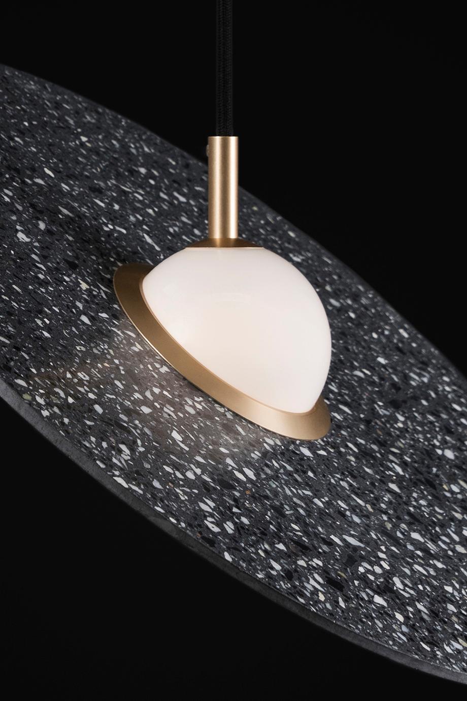 Béton Lampe à suspension Terrazzo 'Planet' de Bentu Design 'blanc, noir, rouge ou bleu' en vente