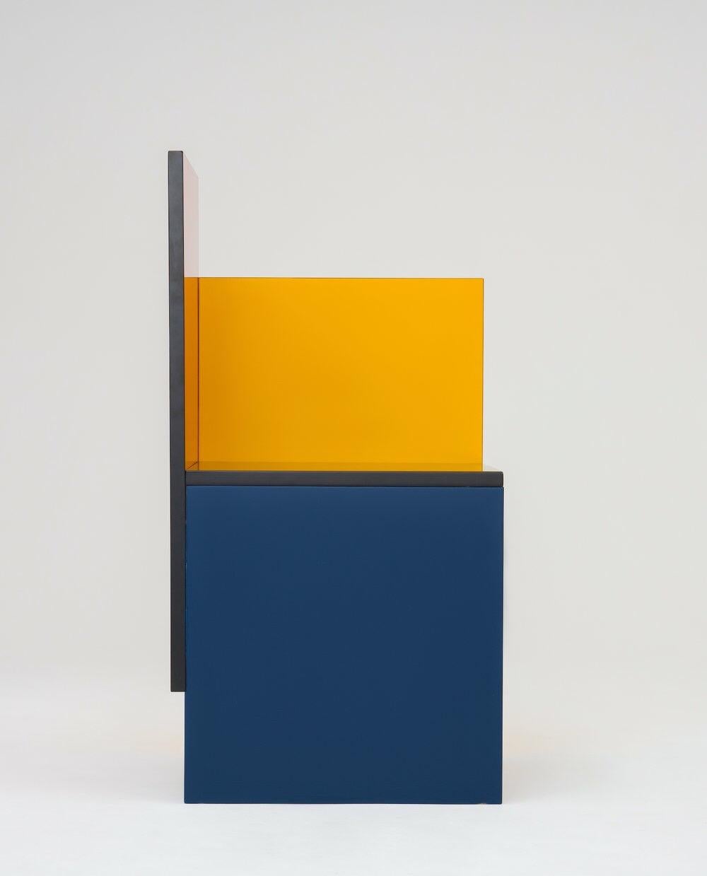 Stuhl „Avant Garde“ im Bauhaus-Stil, ein Armlehne, Farbe Ihrer Wahl im Angebot 4