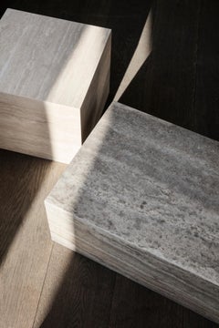 Contemporary Couchtisch 'Cubism' von Norr11, Klein, Grauer Travertin