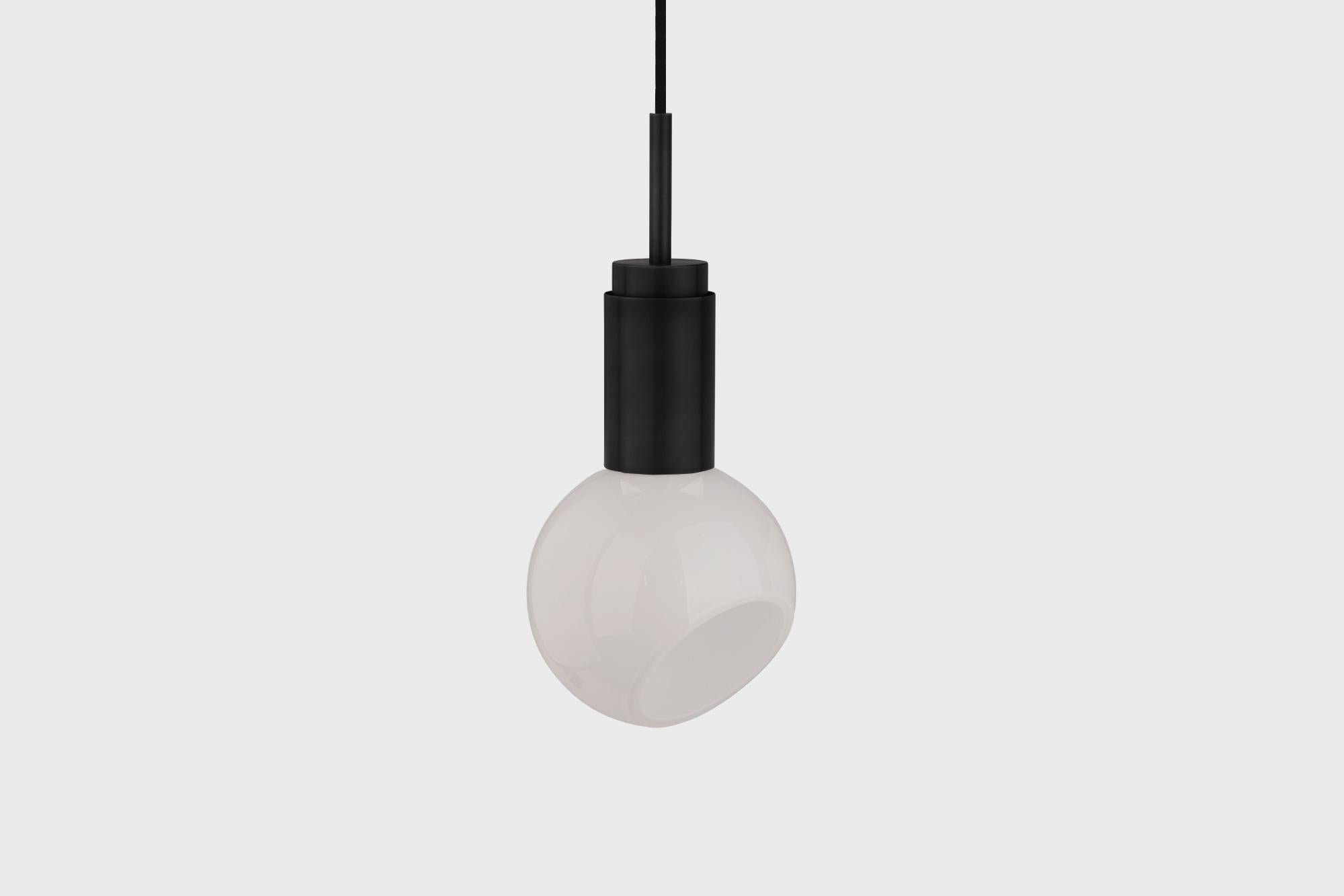 Moderno Lampada a sospensione personalizzabile 'Donya Spot' di Anour, Sfera, Acciaio Nero in vendita