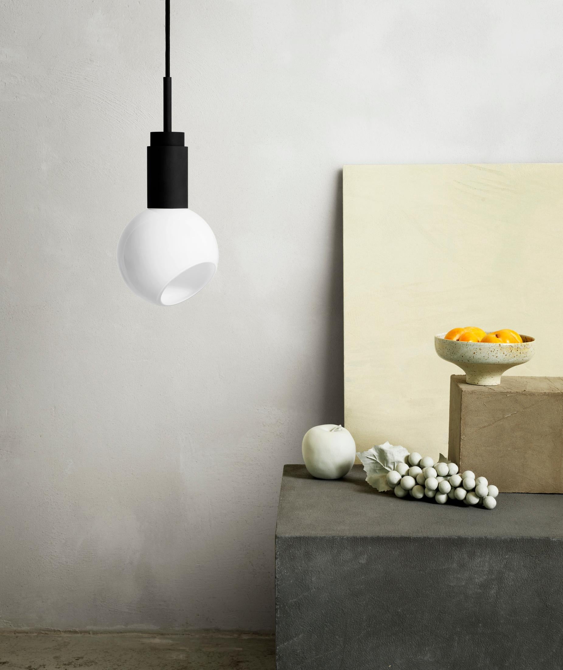Lampada a sospensione personalizzabile 'Donya Spot' di Anour, Sfera, Acciaio spazzolato in vendita 7