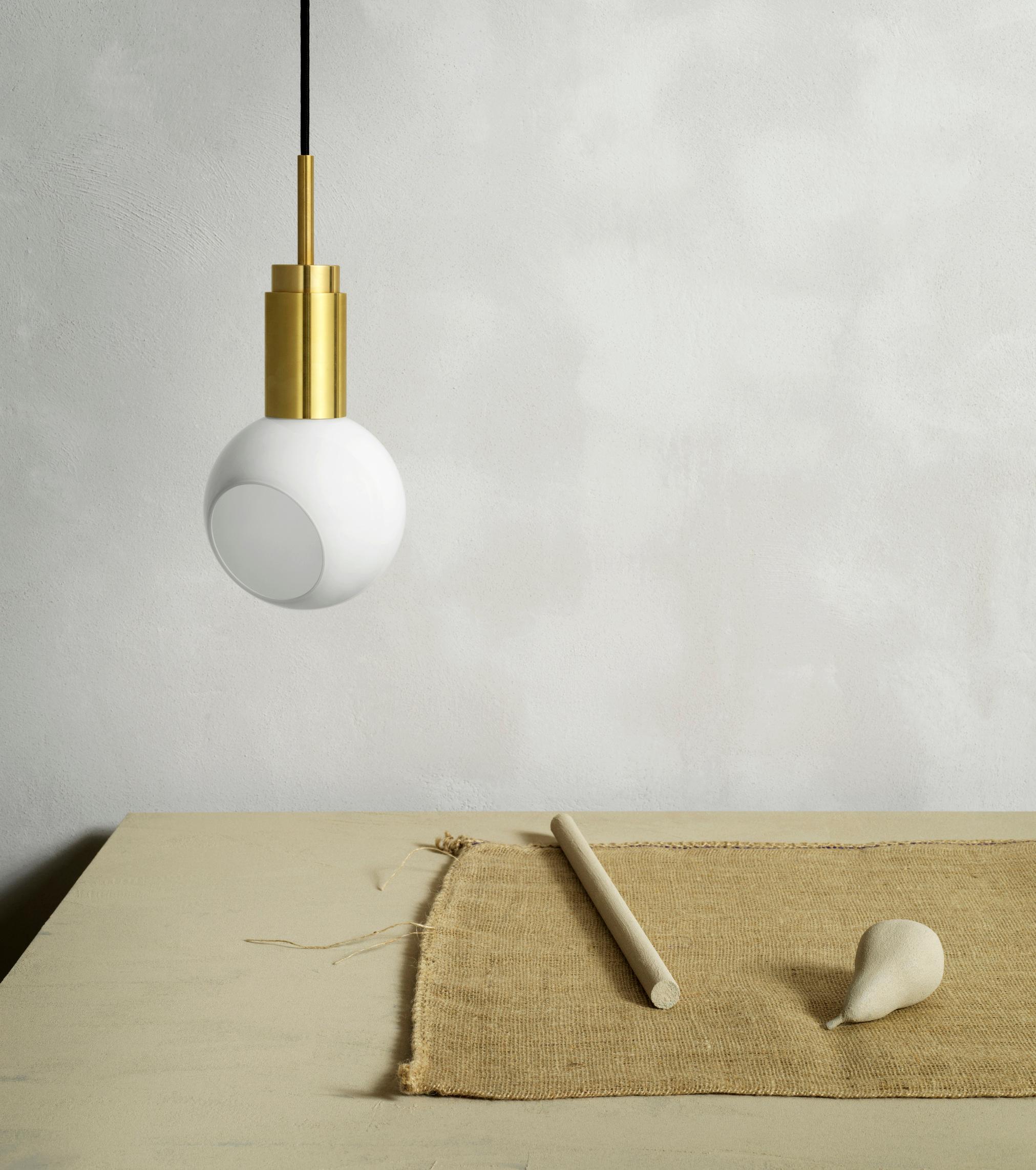 Lampada a sospensione personalizzabile 'Donya Spot' di Anour, Sfera, Acciaio spazzolato in vendita 6