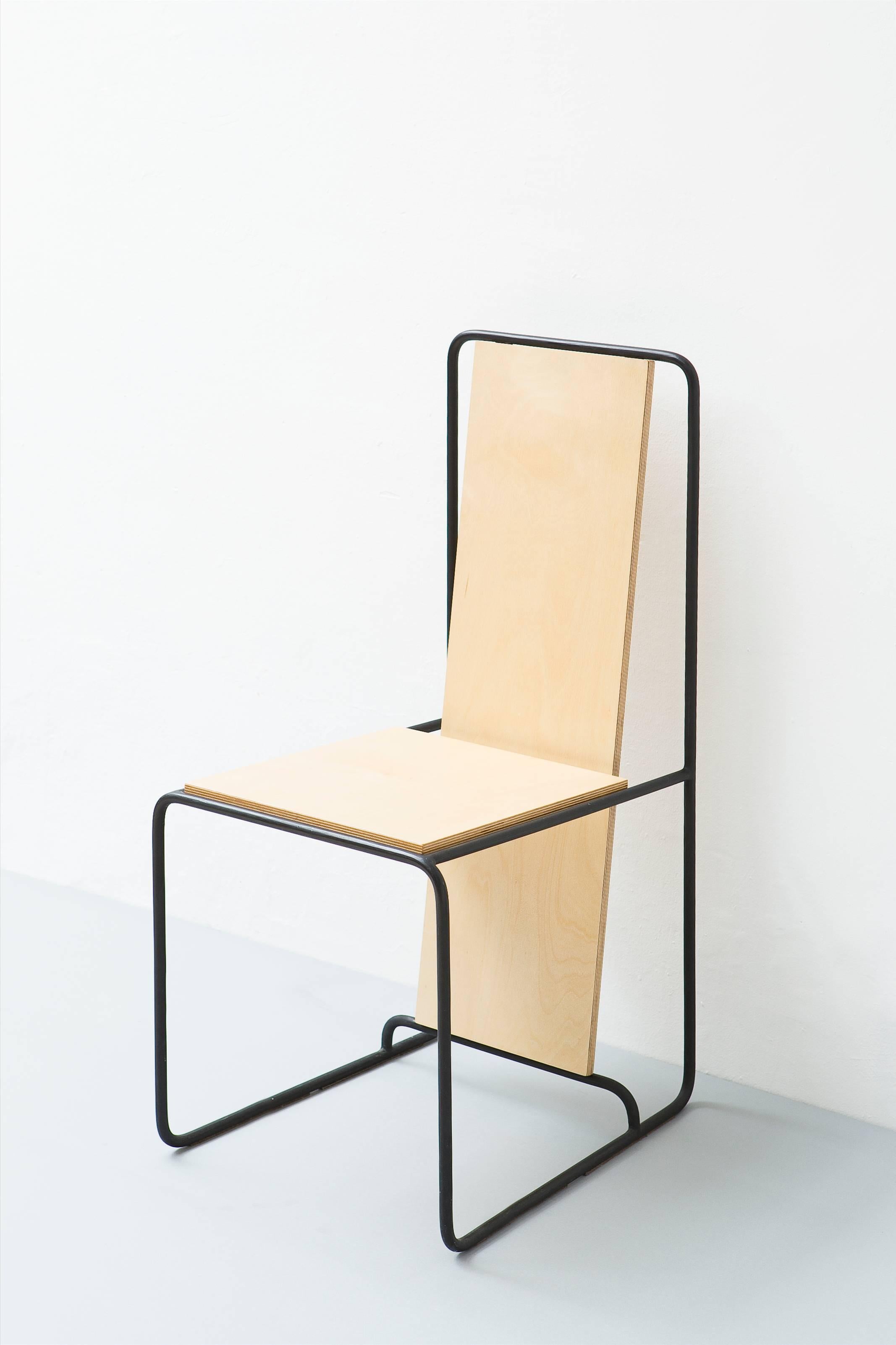 Chair by Russian designer Dmitry Samygin
Oak veneer and metal tube.

Measures: 95 cm x 42 cm x 52 cm
(37.5 x 16.5 x 20.5 in).

       