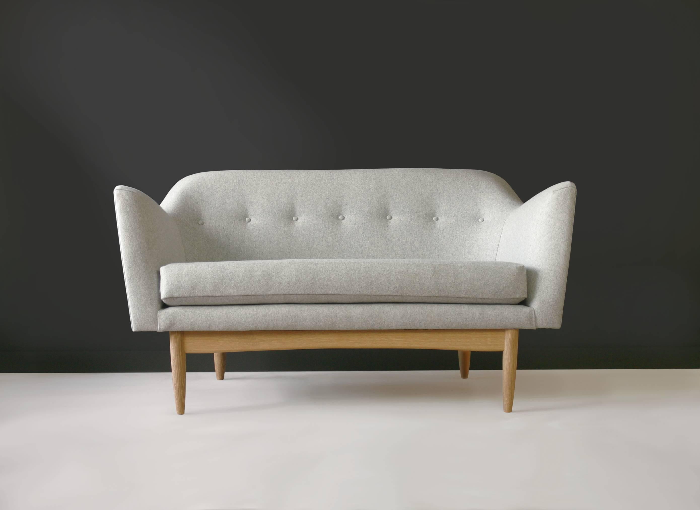 Scandinavian Modern Modern Two-Seat Sauvie Sofa in Heathered Grey Upholstery with Oak Base For Sale