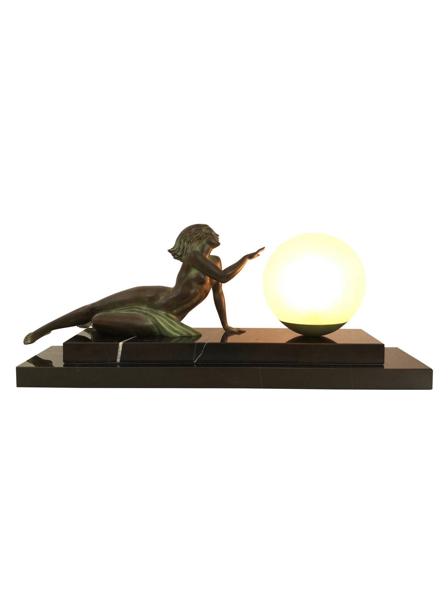 Lighted item table lamp, sculpture 