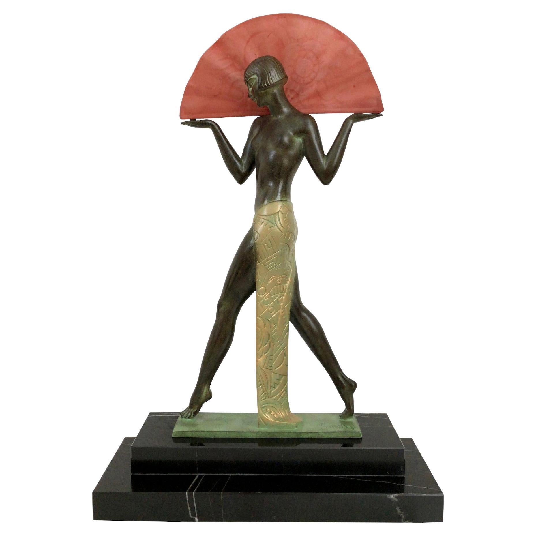Lampe d'une danseuse espagnole sculptée par Raymonde Guerbe pour Max Le Verrier en vente