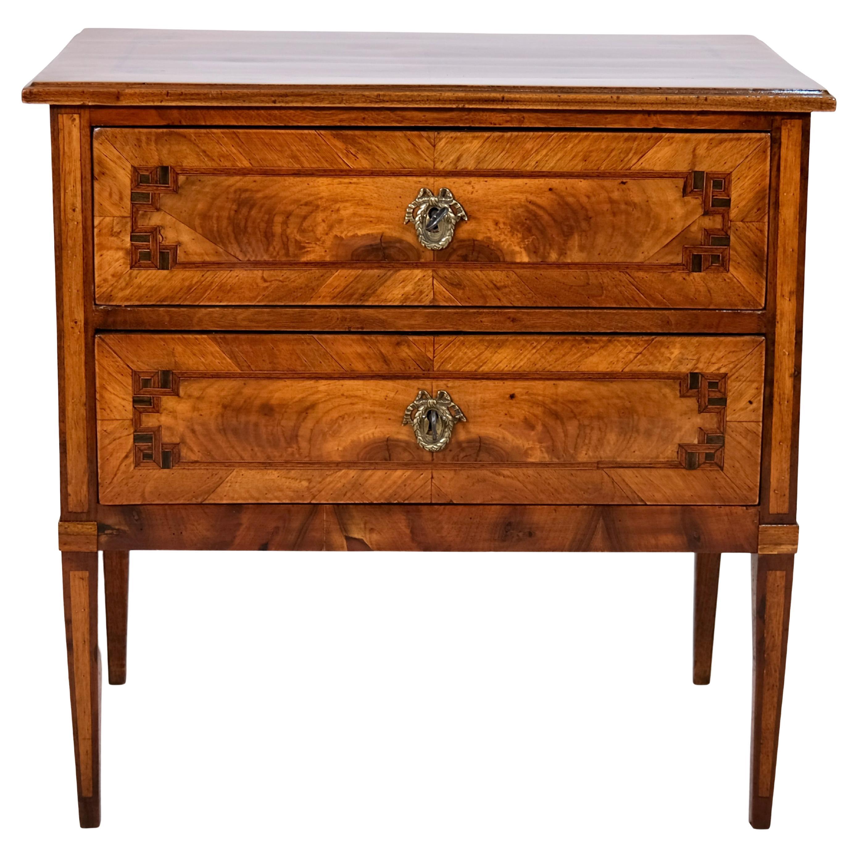 Handpolished 1780s Louis Seize XVI Chest Of Drawers In Nutwood