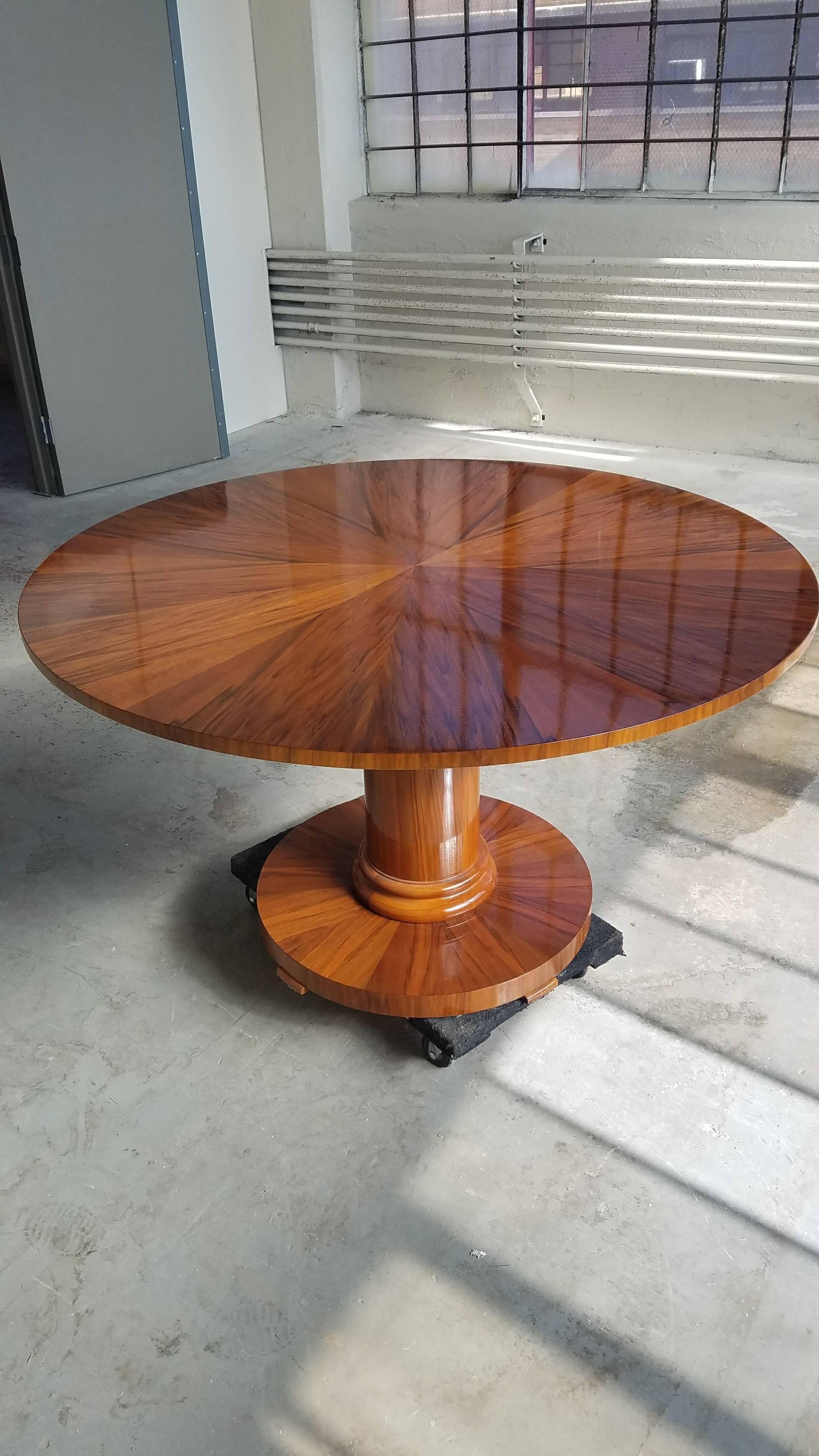 Biedermeier Center Hall Table in Walnut High Polish Lacquer In Excellent Condition In Westport, CT