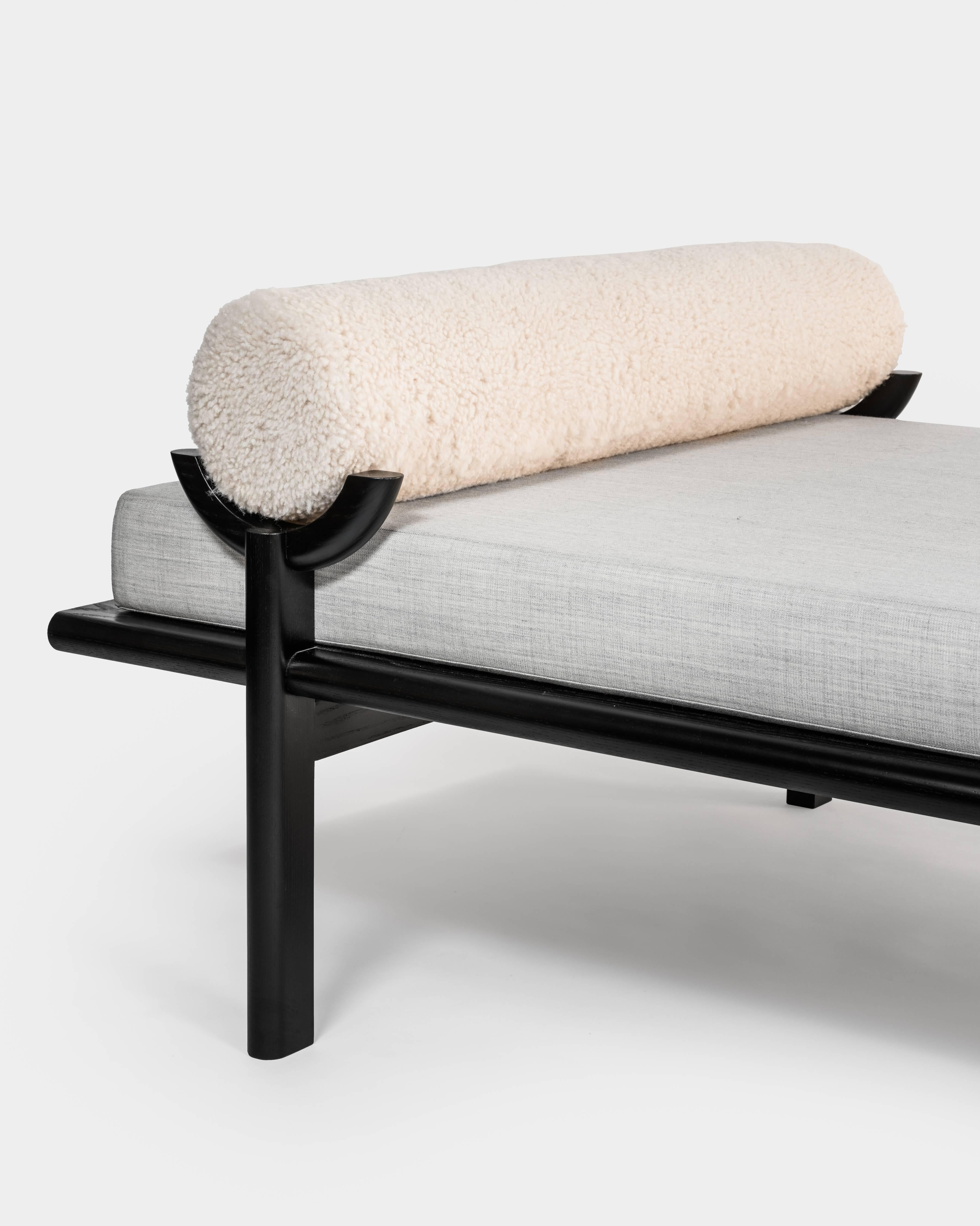 Modern Black Lacquered Ash Crescent Lounge or Chaise Longue  For Sale
