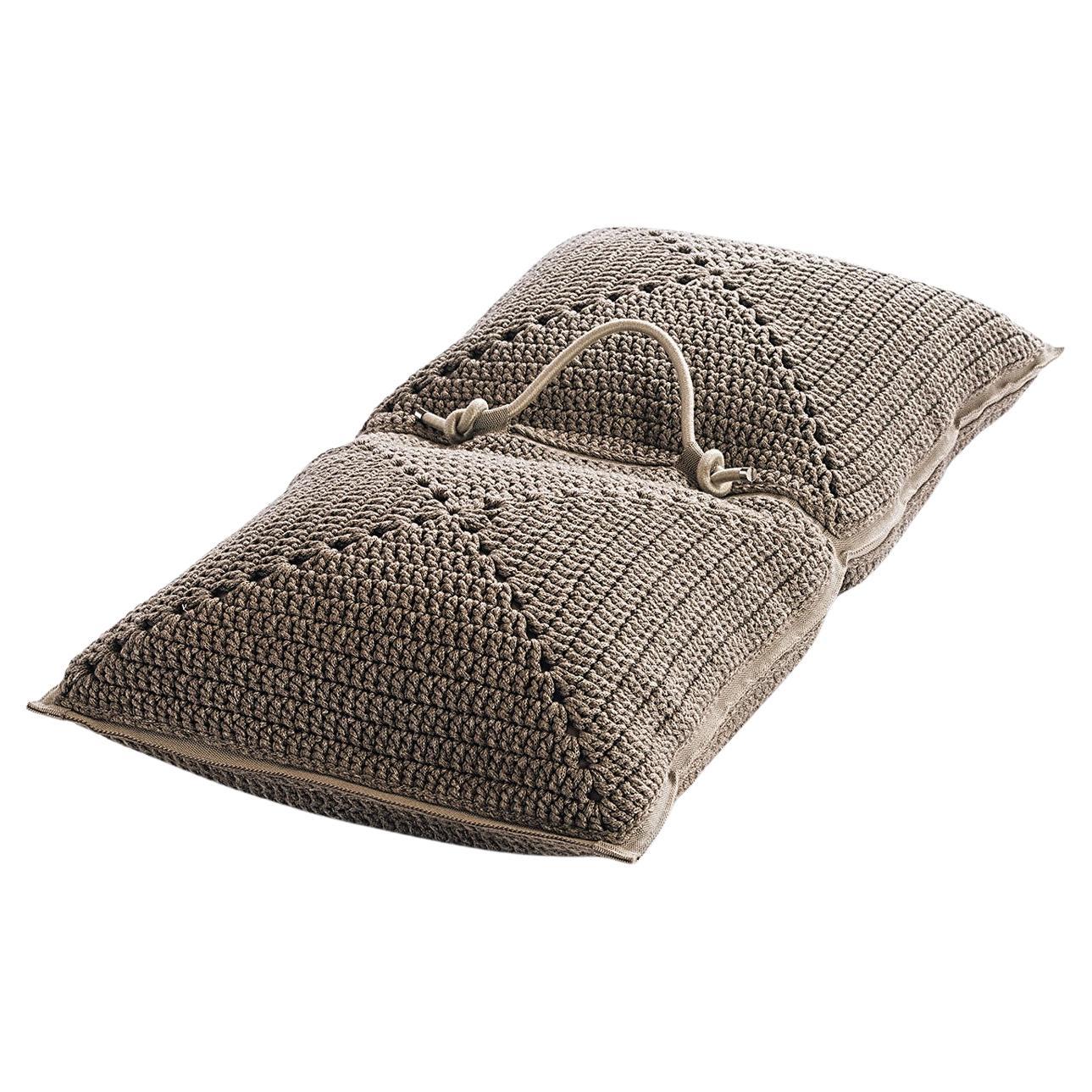 21st Century Asian Mocha Farbe Outdoor Indoor Handmade Bodenkissen im Angebot
