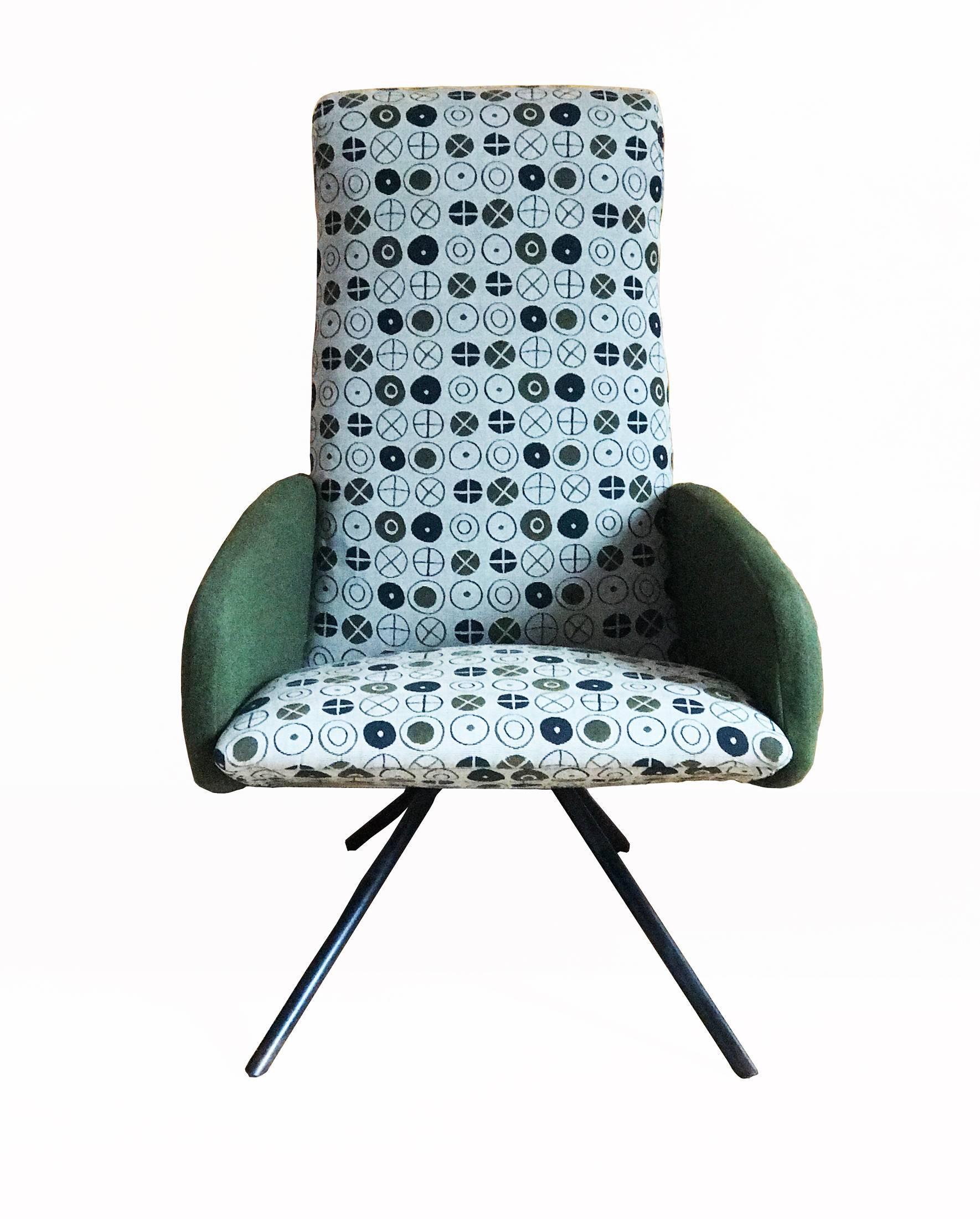 Mid-Century Modern 1950s Tubular Iron Frame French Armchair, New Circles Fabric For Sale