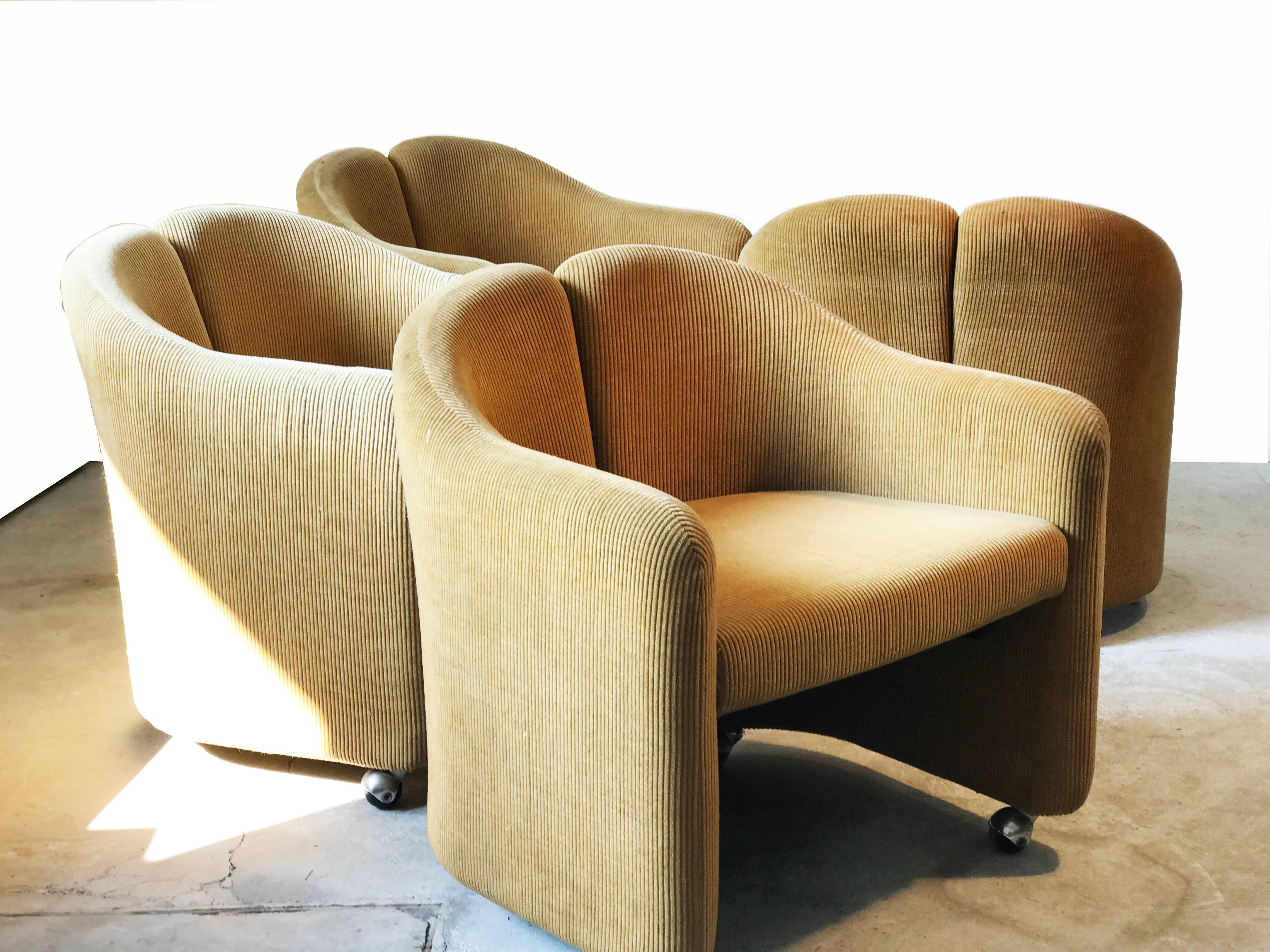 PS 142 is the lower one of the series designed by Eugenio Gerli in 1960s, it has a metal structure and is fully upholstered in short of synthetic corduroy in gold yellow fabric covered polyurethane foam, and fitted with wheels.
Fabric and foam are