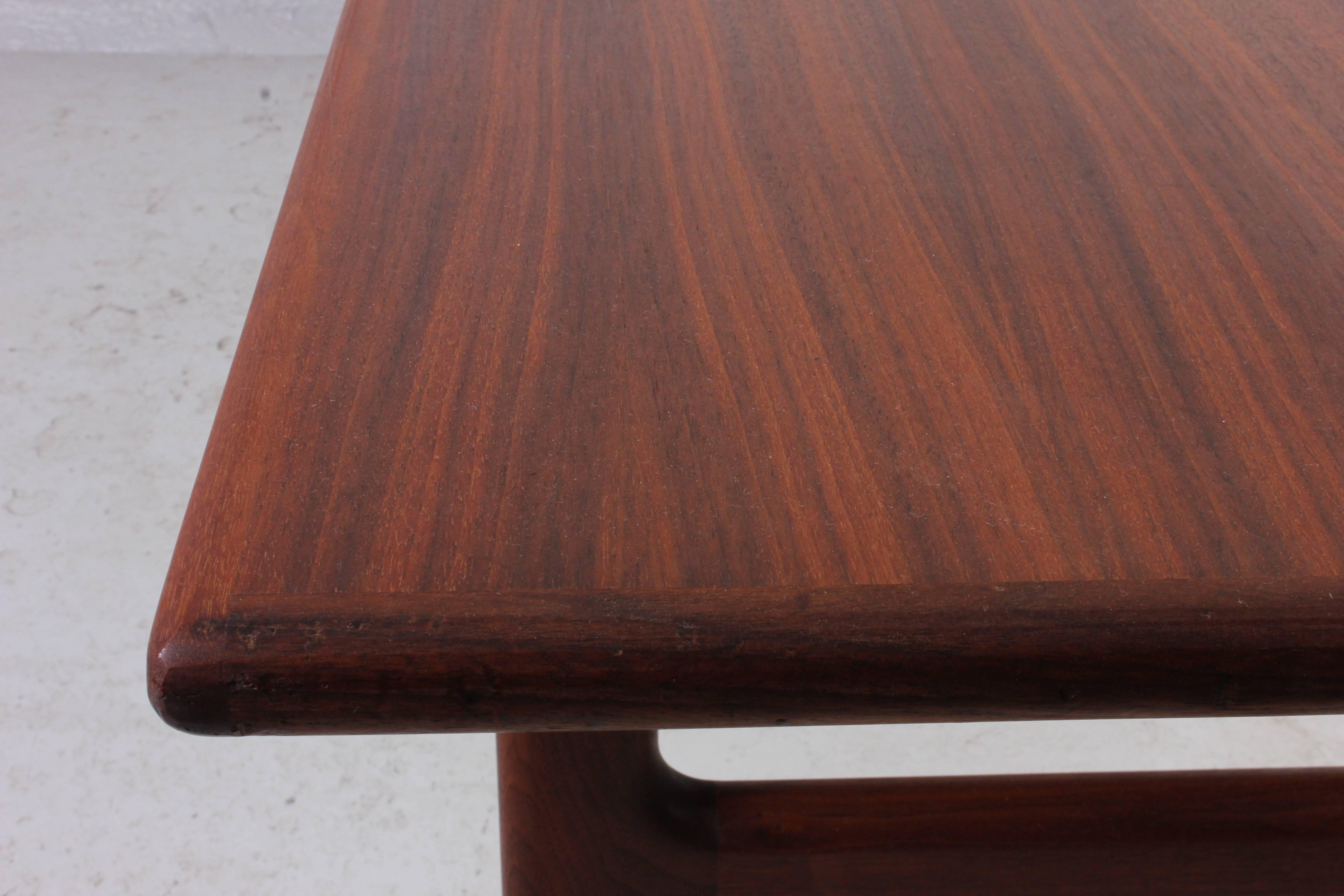 Midcentury Danish Teak Coffee Table with Sculptured Legs For Sale 3