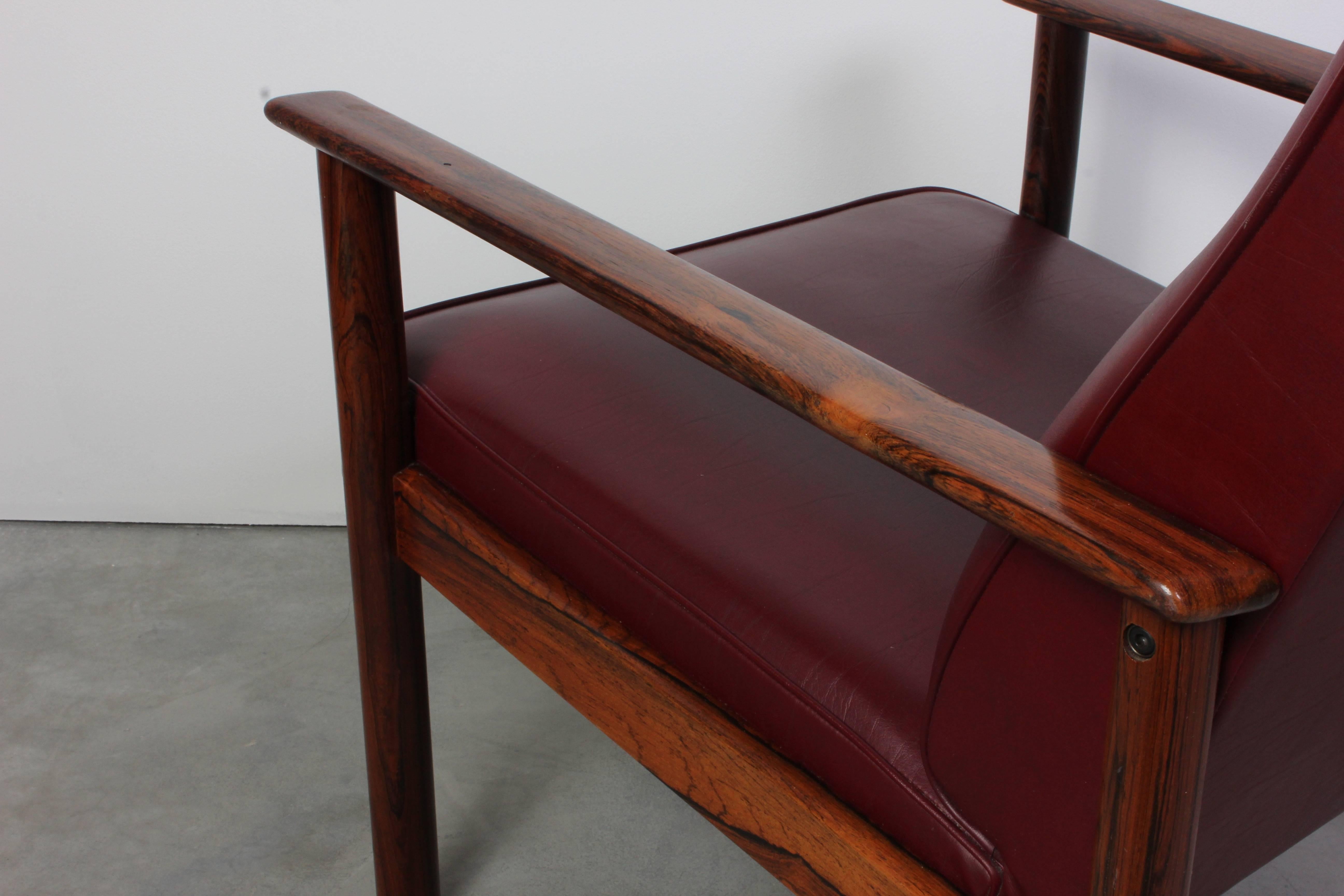 Midcentury Scandinavian Rosewood Lounge Chair In Good Condition In Malmo, SE