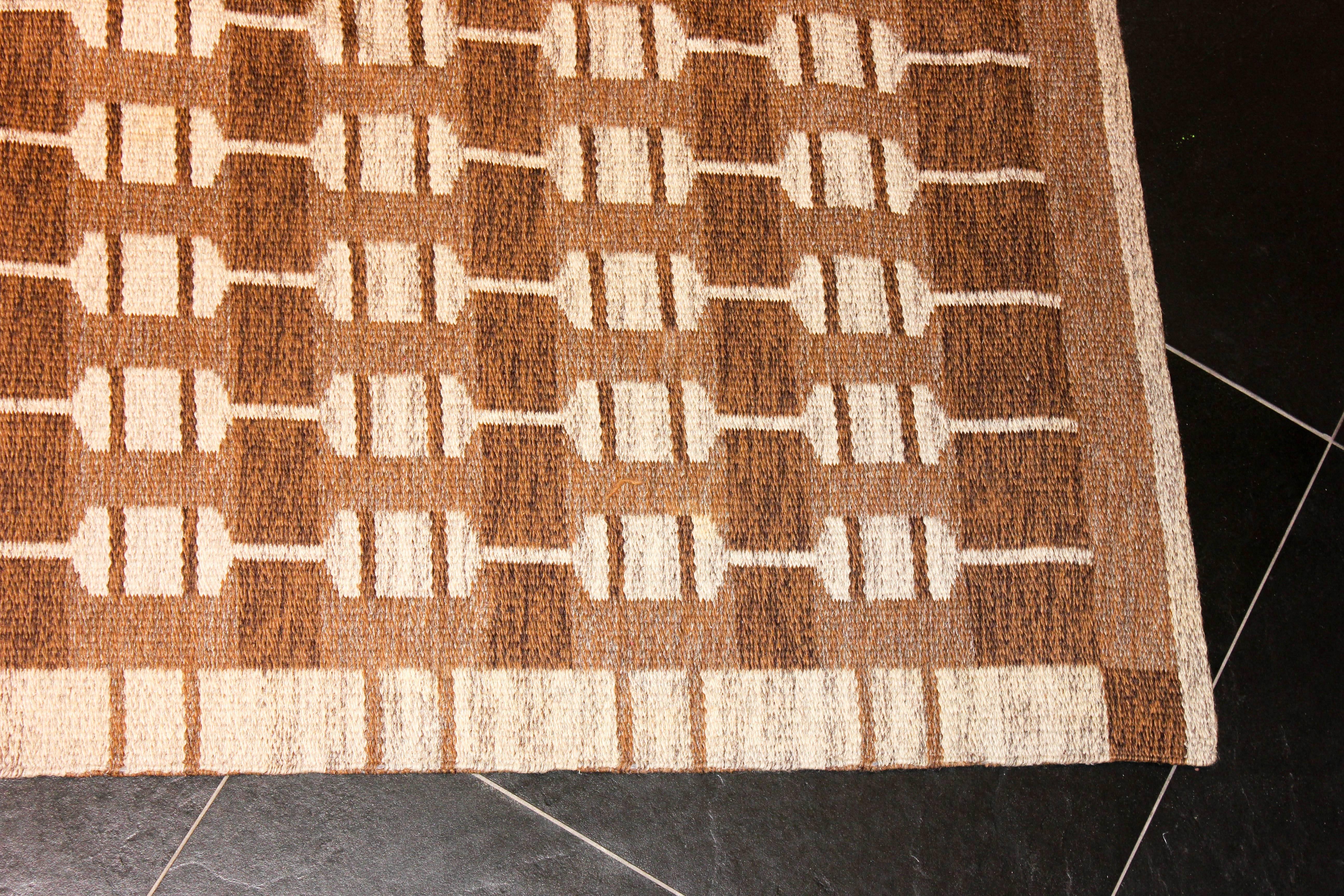 Midcentury Swedish Two-Sided Flat-Weave Carpet with Geometrical Patterns In Good Condition In Malmo, SE