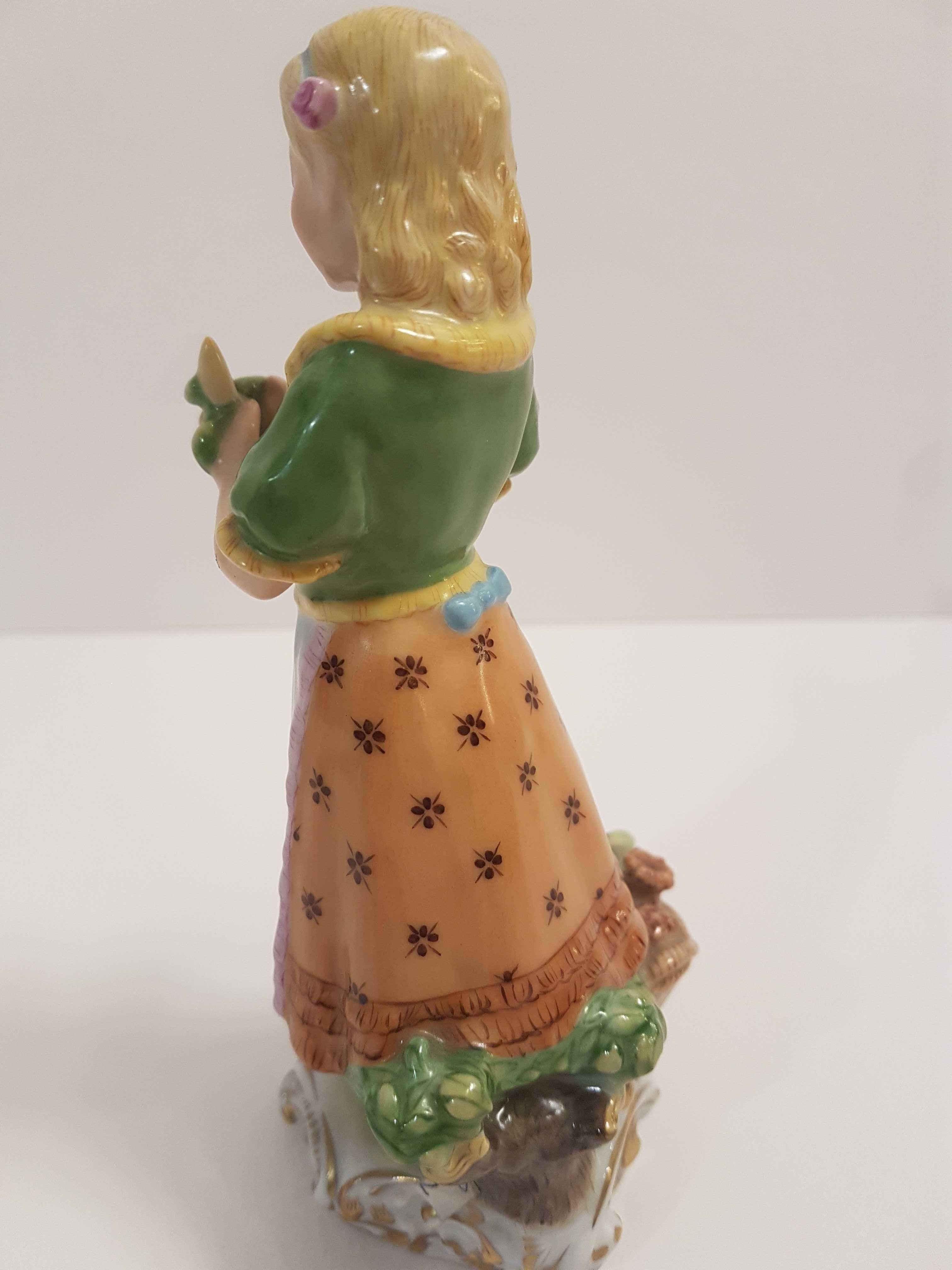 Handbemalte ungarische Porzellanfigur von Hand, die einen Obsthändler darstellt  im Zustand „Hervorragend“ im Angebot in Cagliari, IT