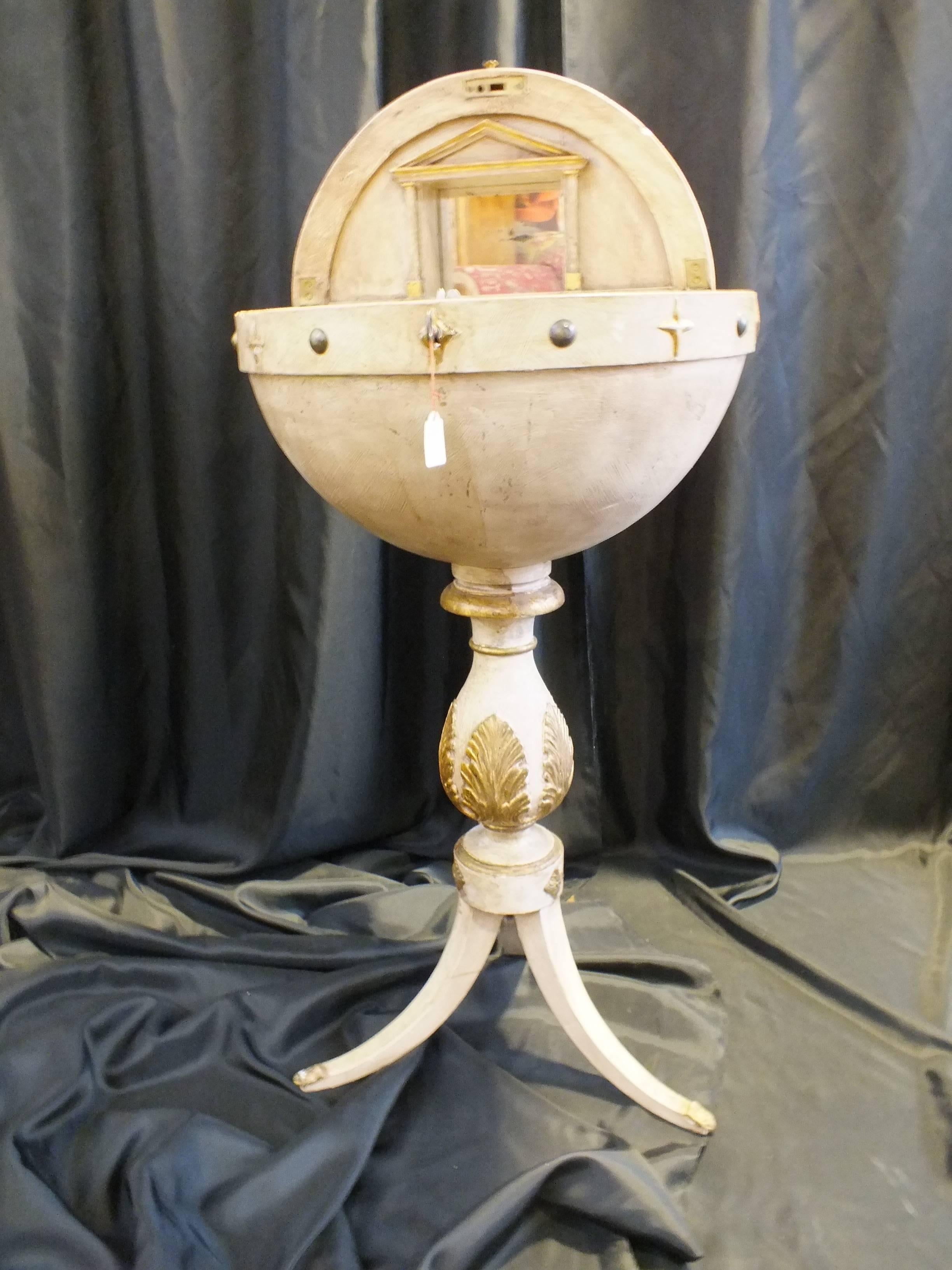 "Globe" Little sewing table
- Munich 1820
- surface grafted with lime glue
- 22 carat gilded
- single item with secret drawer and mirror deposits


- shipping quote available on request