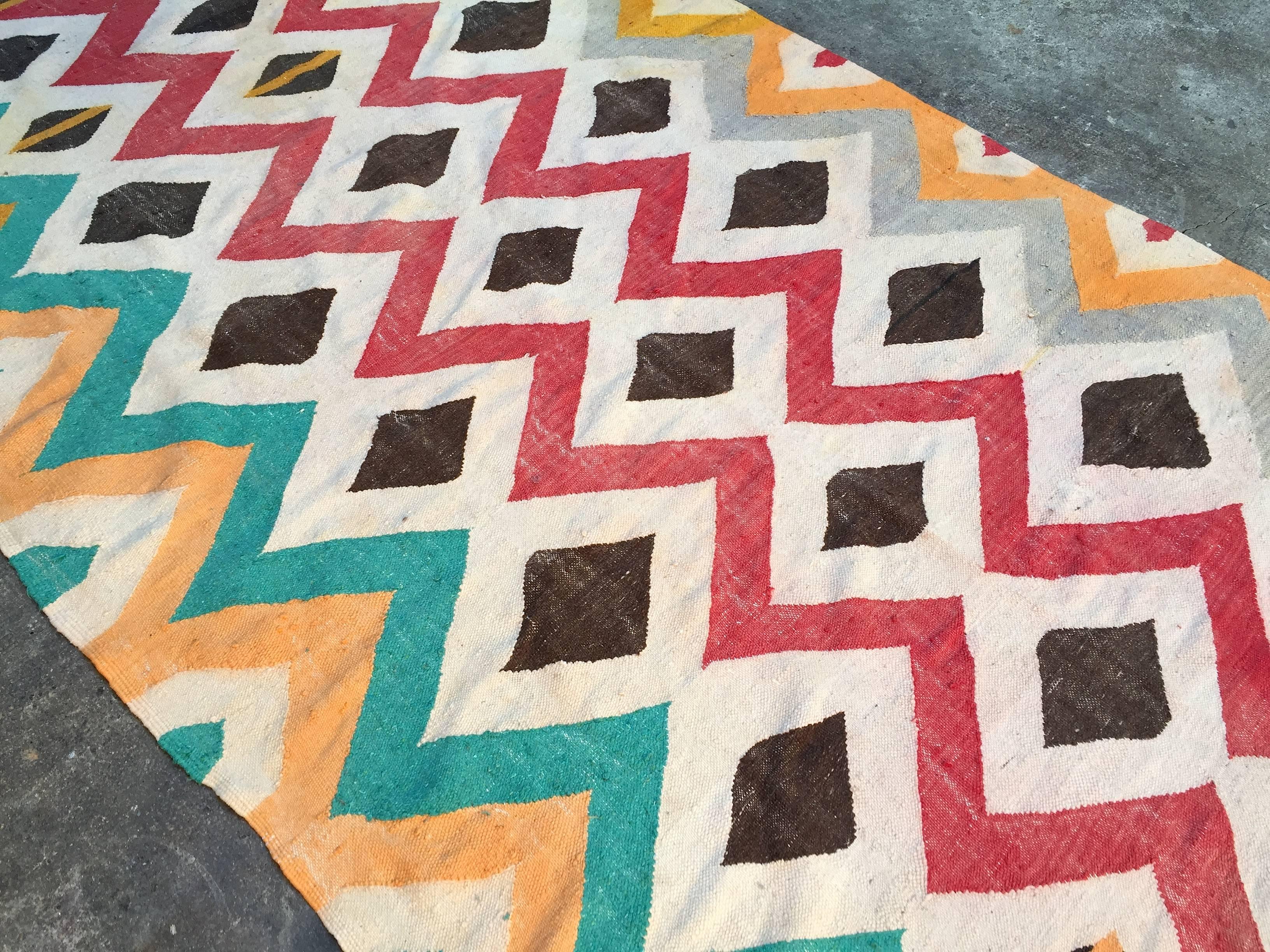 Vintage Moroccan Kilim, Flat-Weave Rug, 1980s In Good Condition For Sale In Paris, FR