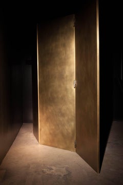 Paravento SECRE in ottone e metallo nero di Soraya Osorio