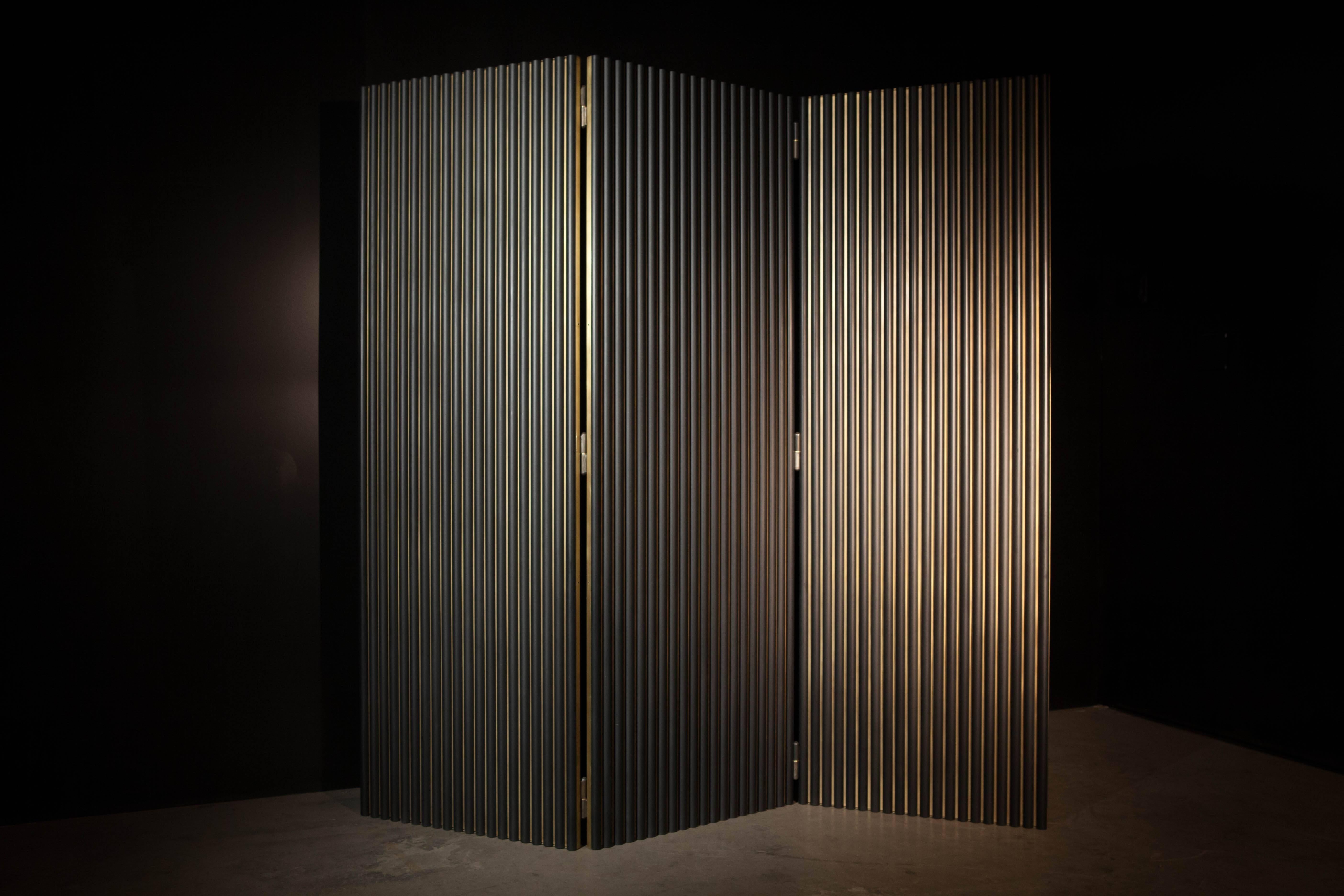 Modern SECRE Screen in Brass and Black Metal by Soraya Osorio For Sale