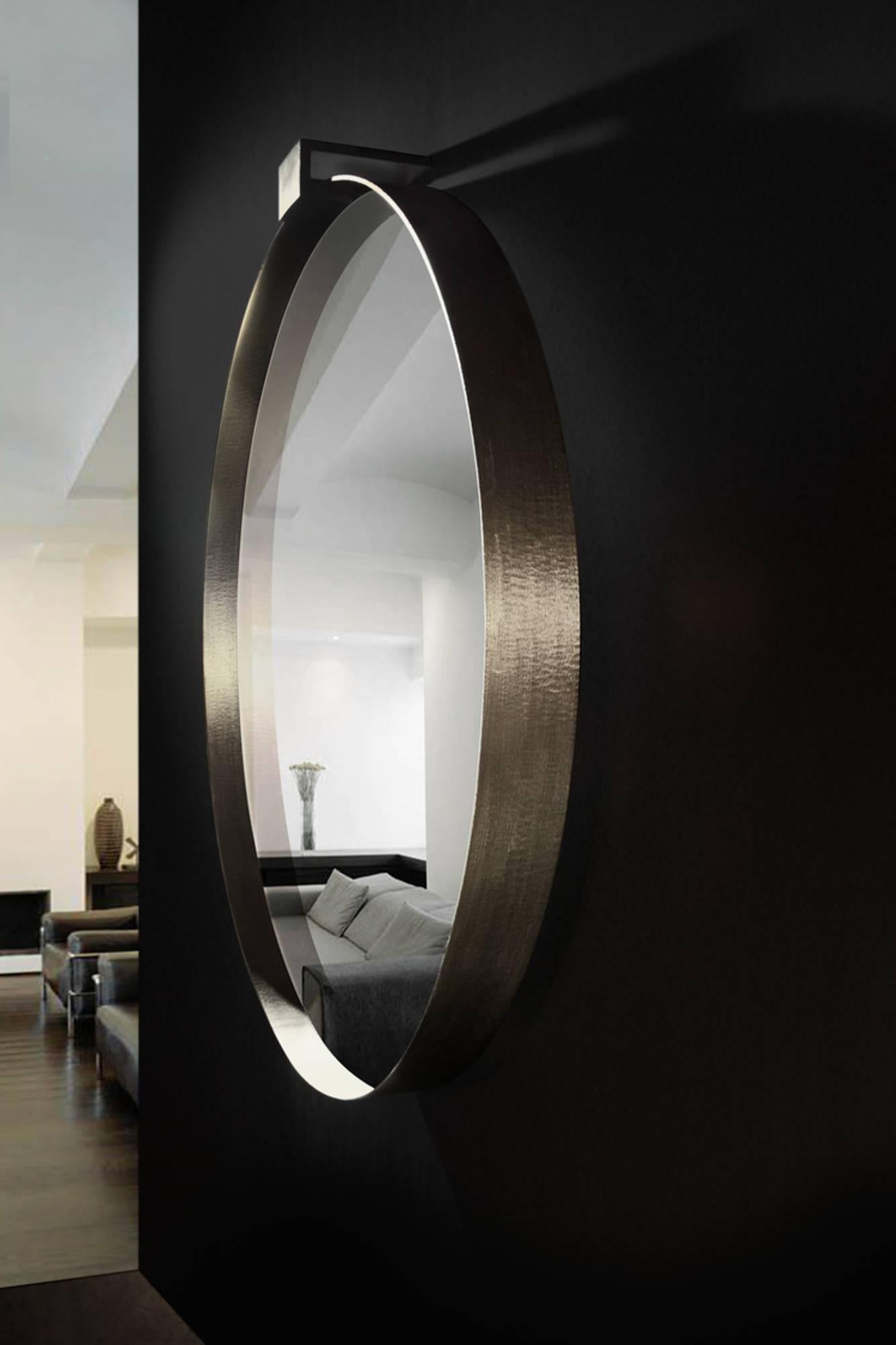 Moi Round Mirror in Textured Brass by Soraya Osorio In New Condition In Vero Beach, FL