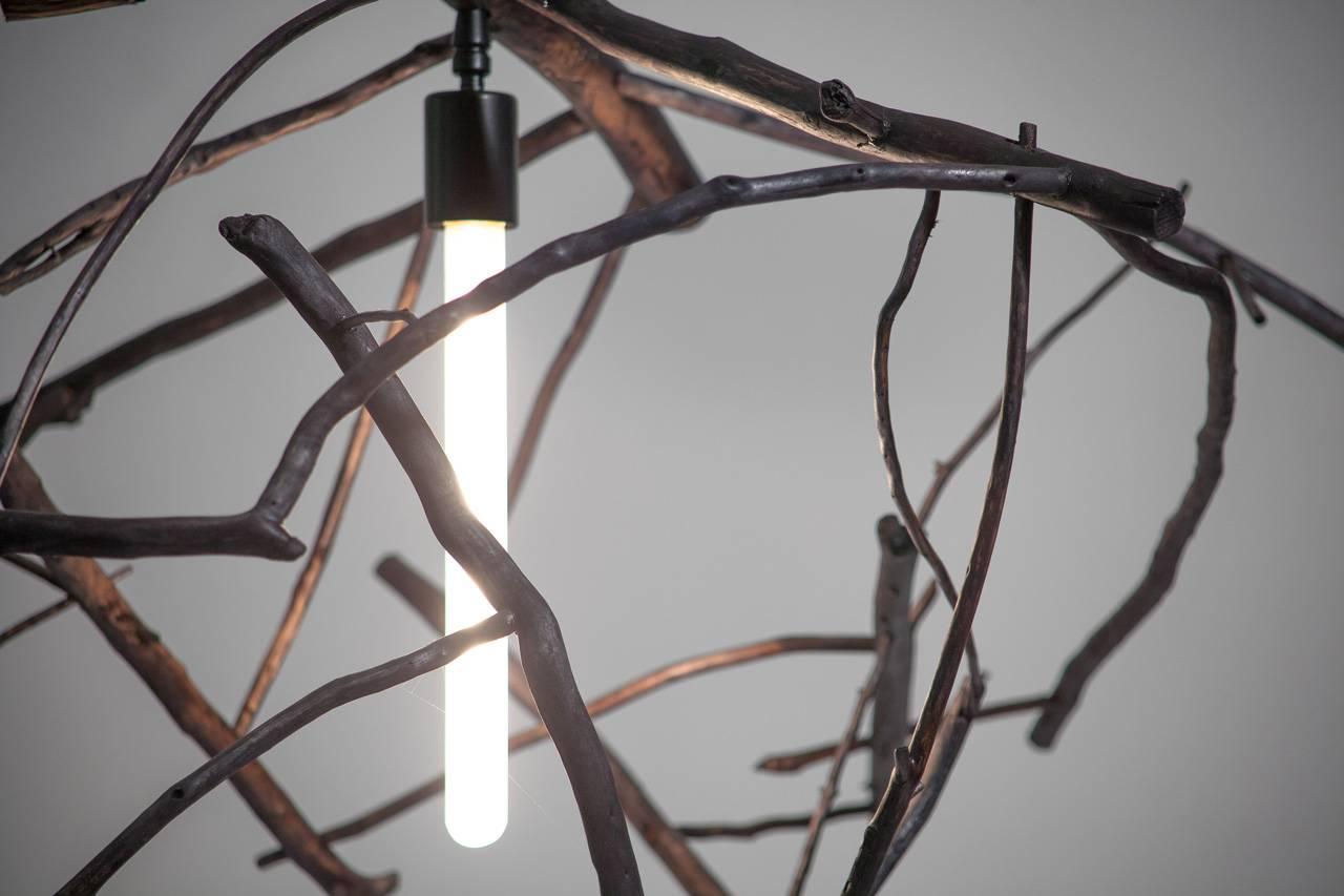 Moderne Lampe à suspension collectionnée à la main, en branches délavées d'océan par Hinterland Design en vente