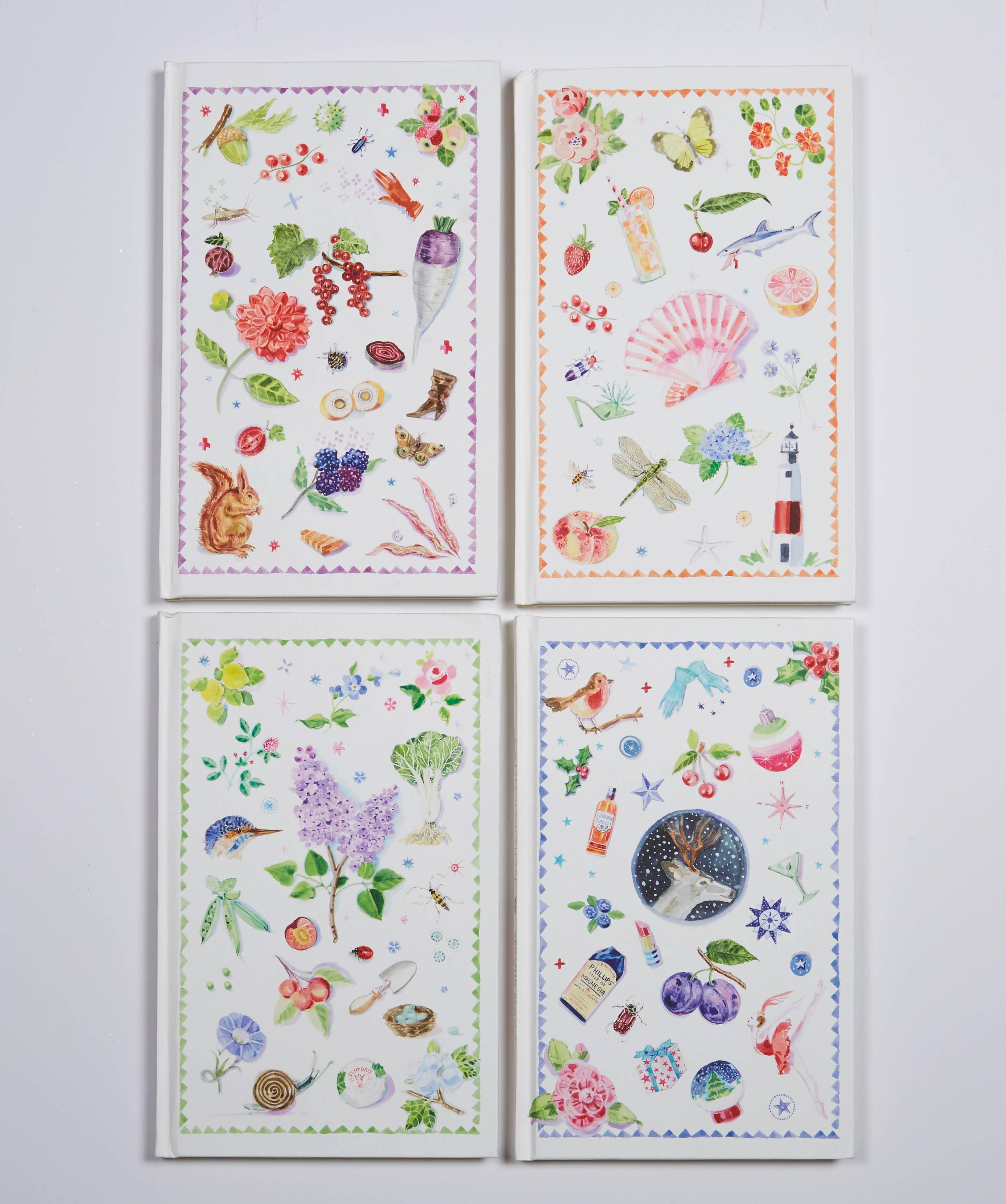 Von Cathy Graham individuell gestaltete saisonale Notizbücher, ein Satz von vier Stück für jede Jahreszeit. Wird mit einer dekorativen Box geliefert, in der die Notizbücher bis zum Gebrauch aufbewahrt werden können.