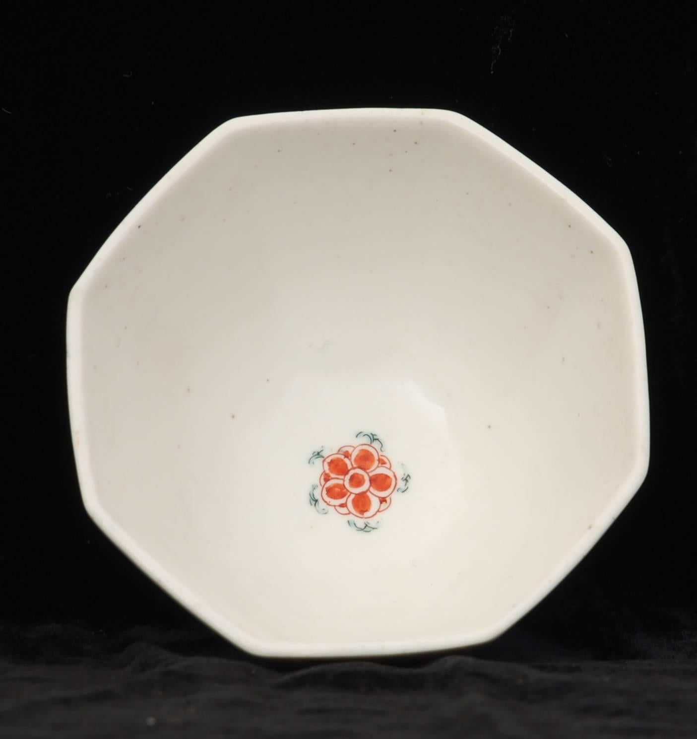 Tea Bowl and Saucer, Kakiemon Decoration Chelsea, circa 1752 In Good Condition For Sale In Melbourne, Victoria