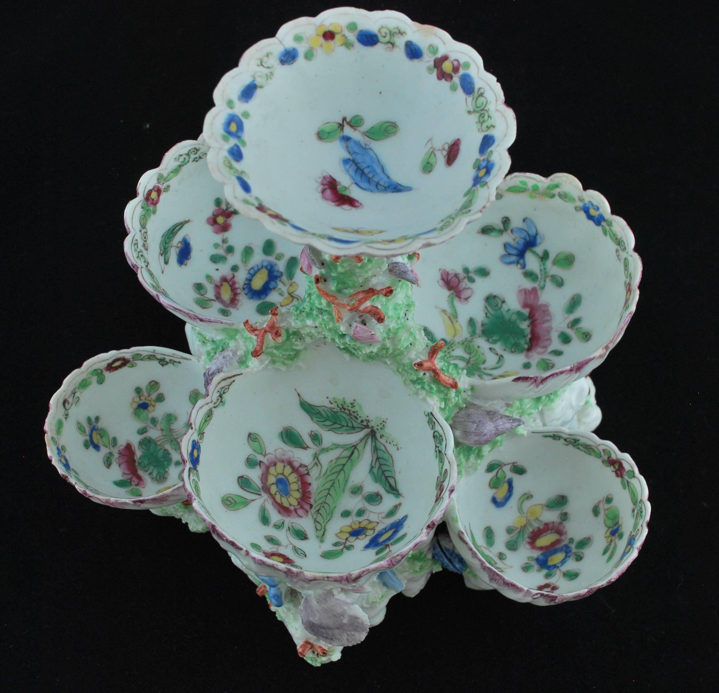 XVIIIe siècle Sweetmeat Stand Shell, Bow Porcelain, circa 1750 en vente
