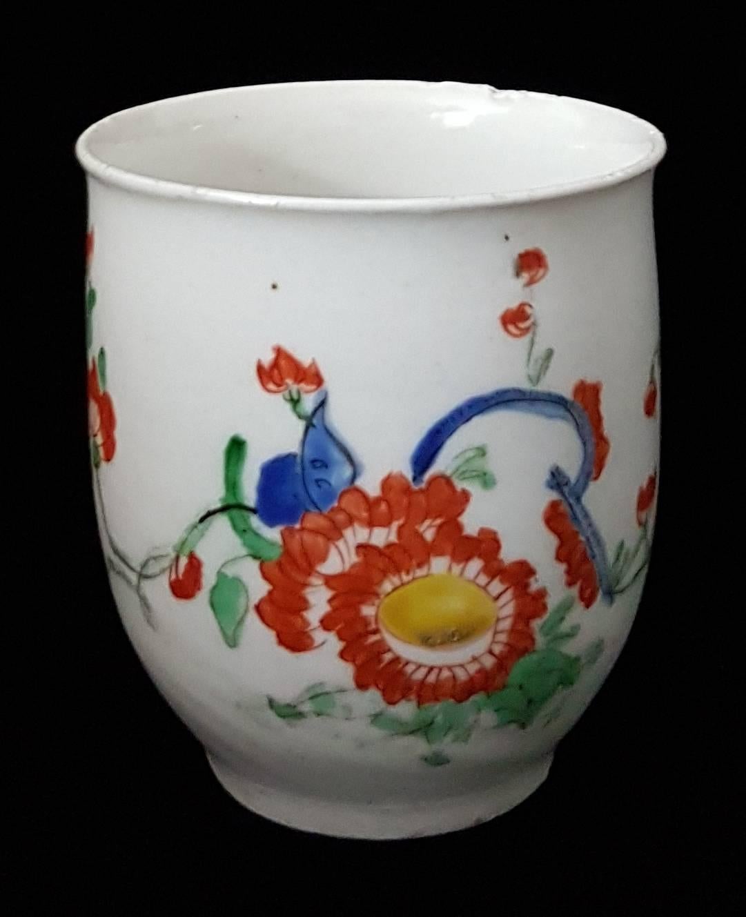 Coffee cup in hard-paste porcelain, decorated with Kakiemon painting. The fruits of the Plymouth factory are perhaps the first examples of hard-paste porcelain made in England.


