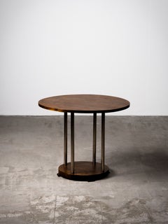 Mesa finlandesa de estilo funcionalista, de abedul teñido y metal, década de 1930