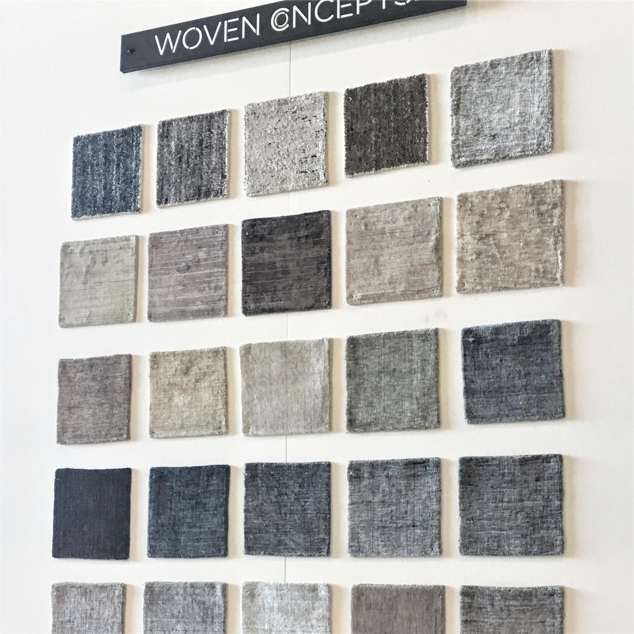 Modernistischer handgewebter Teppich aus Bambusseide in Creme und Silber  (21. Jahrhundert und zeitgenössisch) im Angebot
