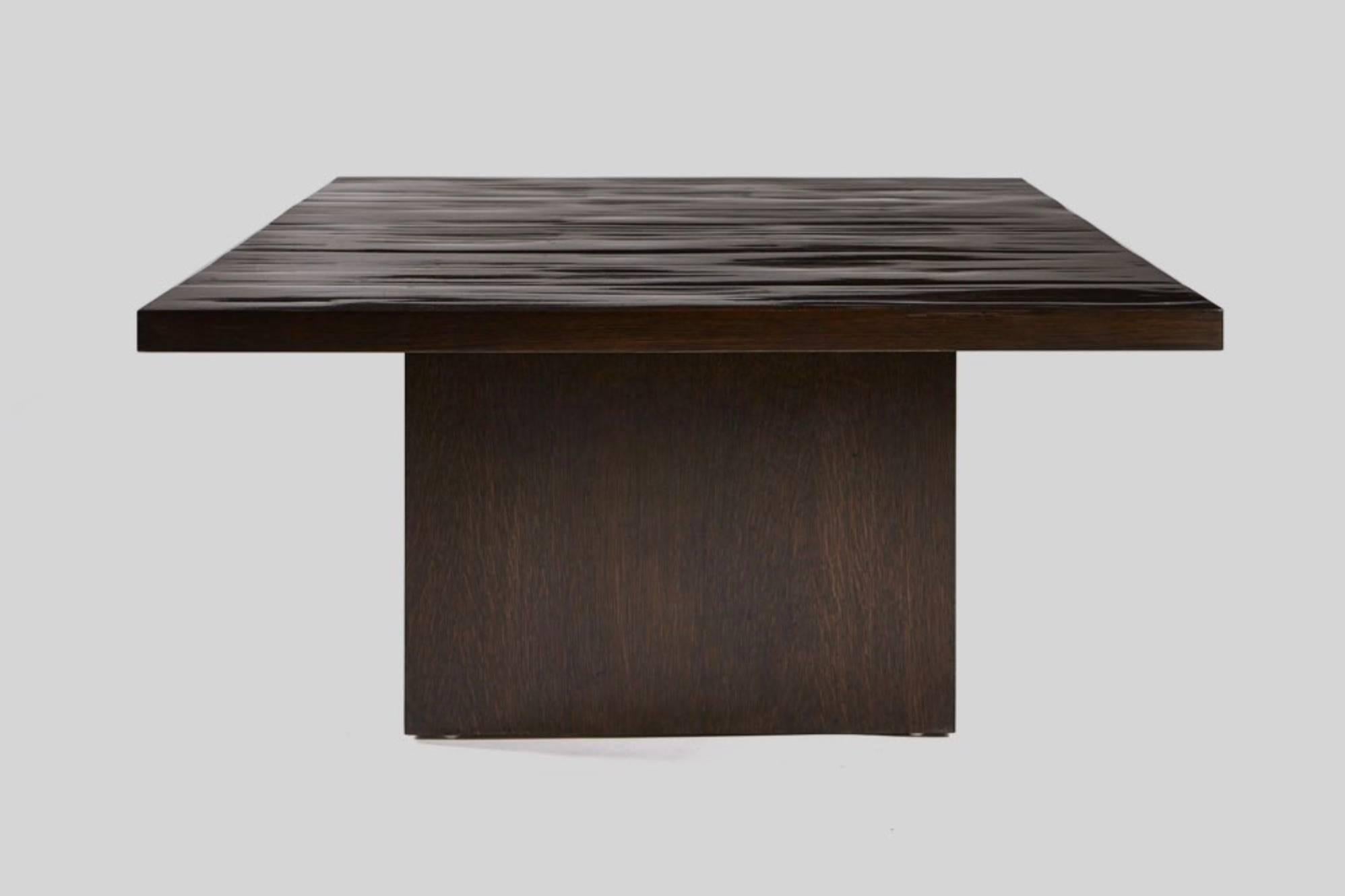 High-gloss lacquer highlights the natural beauty and texture of our Pine coffee table’s bamboo top
while balancing the matte finish of its rift-sawn oak base. A discreet shelf between the table’s legs
creates additional storage or display space