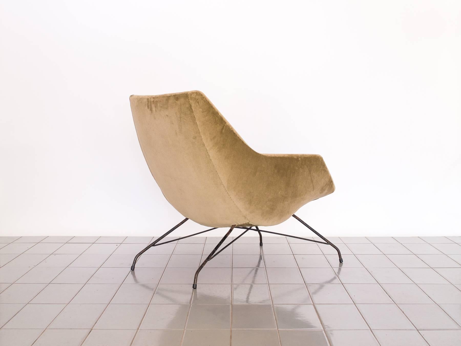 Brazilian Martin Eisler & Carlo Hauner Lounge Chair in Iron and Velvet, Brazil, 1950s