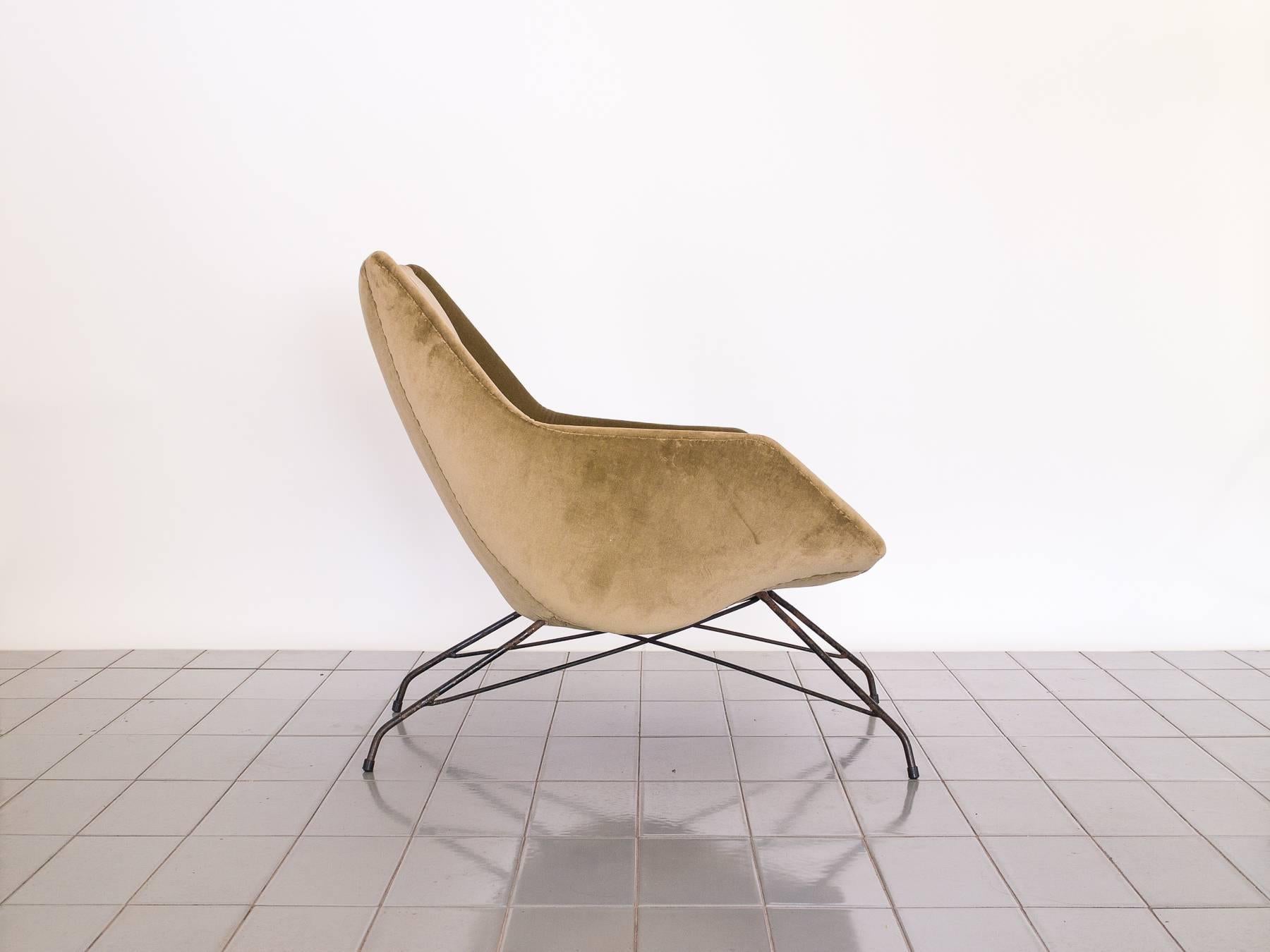 Mid-Century Modern Martin Eisler & Carlo Hauner Lounge Chair in Iron and Velvet, Brazil, 1950s