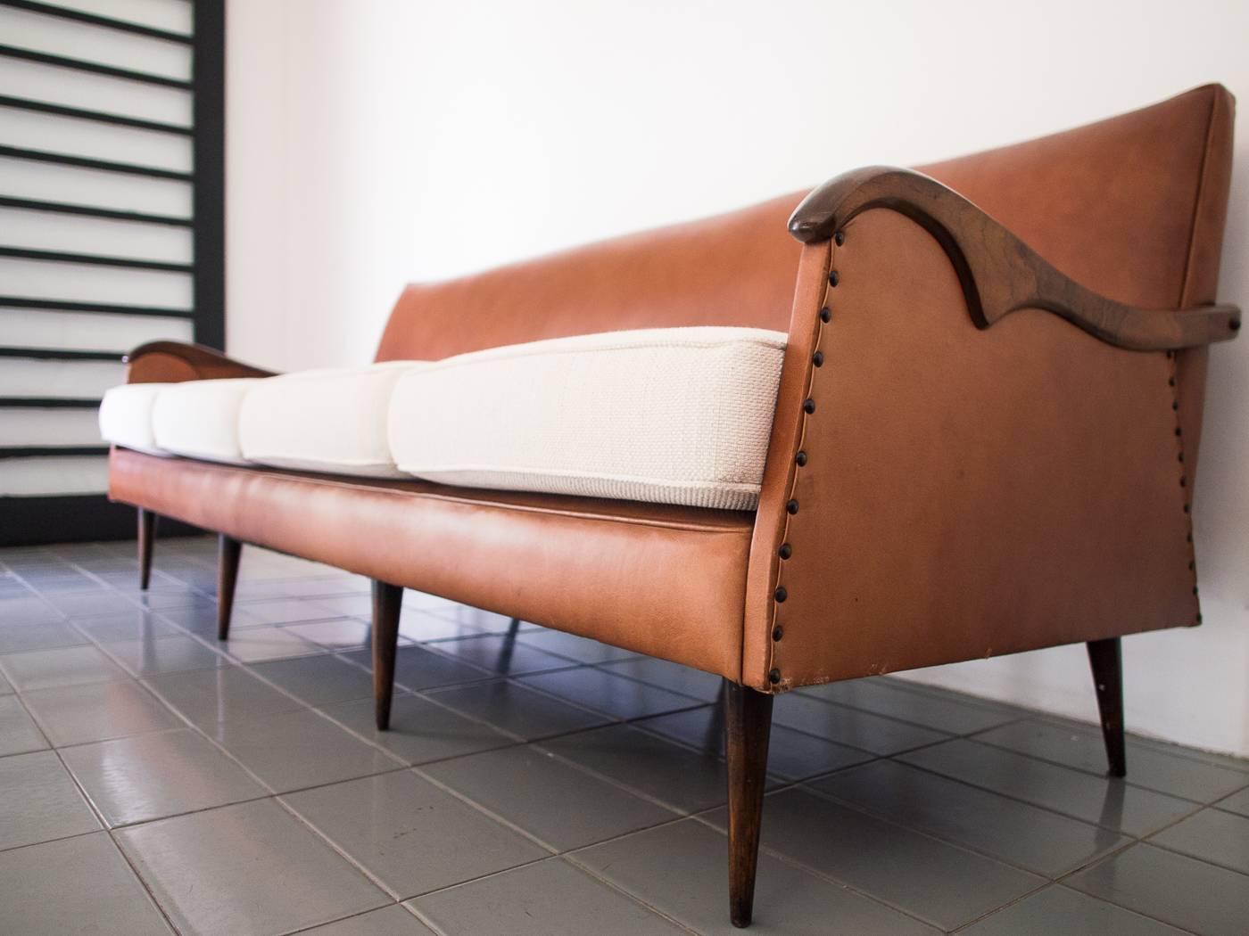 Brazilian 1950s Sofa in Rosewood by Liceu de Artes e Ofícios, Brazil Modern Design