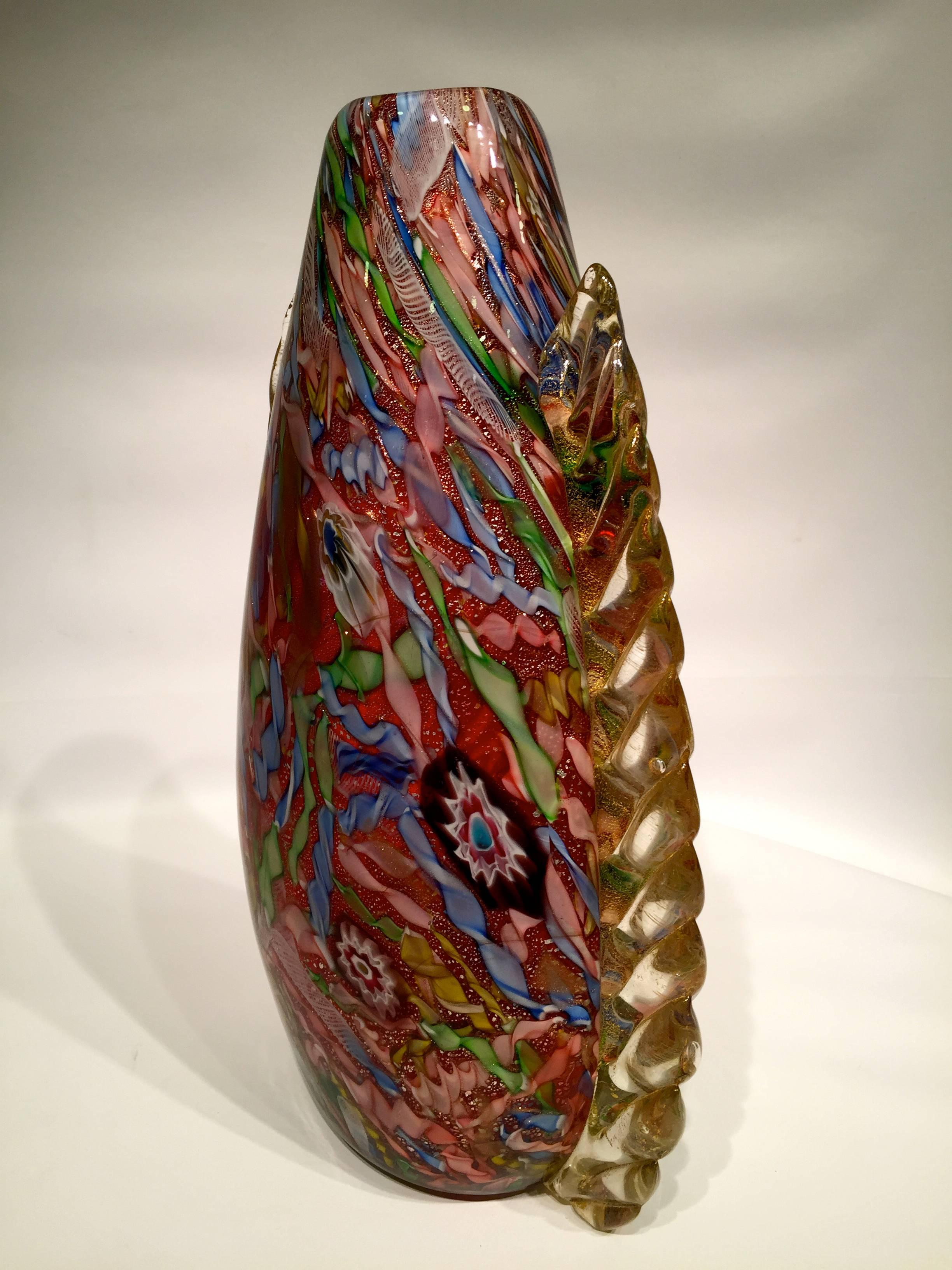 AVeM Vase, Artistic Blown Murano Glass, Multicolored and Red, circa 1950 In Excellent Condition For Sale In Rio de Janeiro, RJ