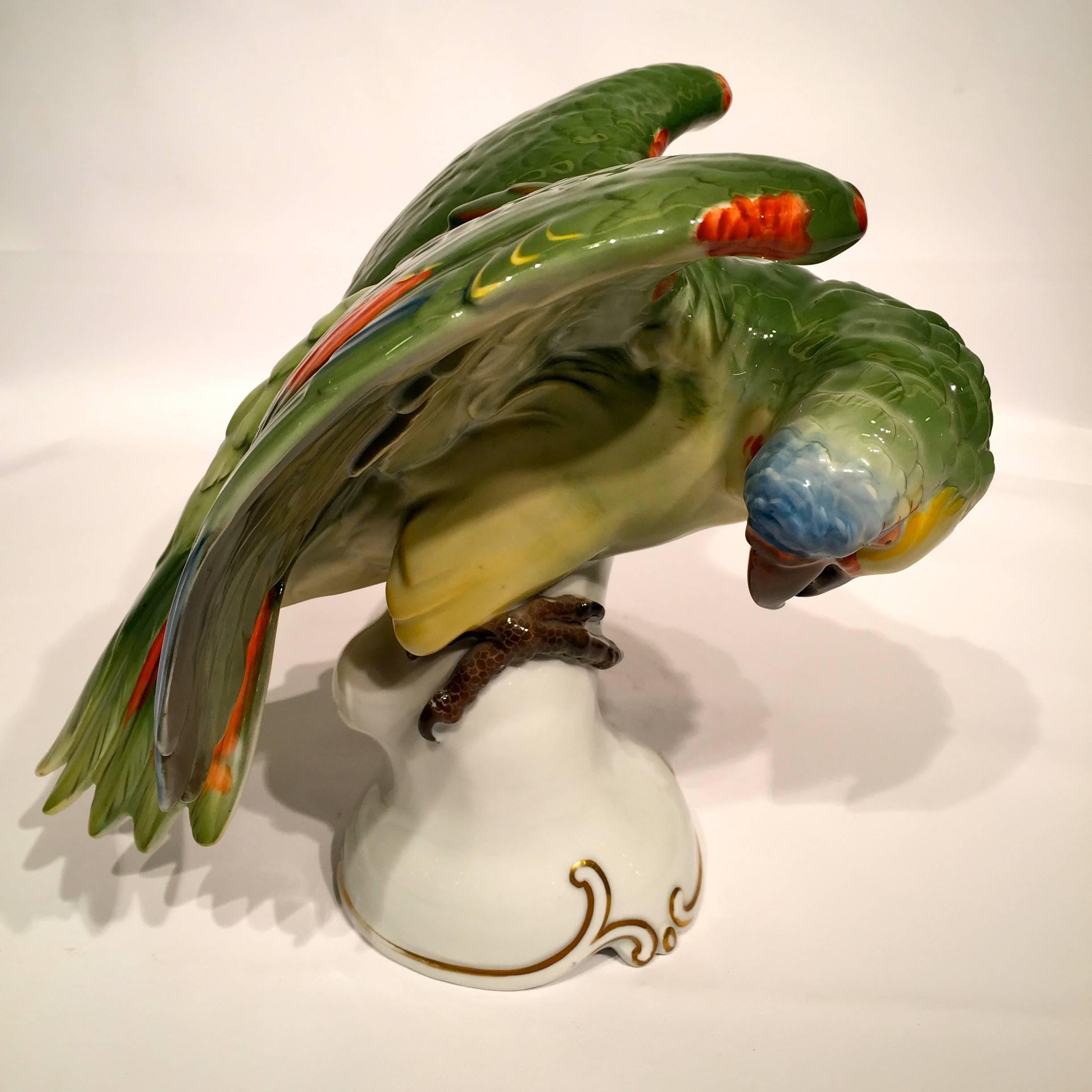 ROSENTHAL Brazilian Parrot, German Art Deco Porcelain, circa 1930 In Excellent Condition For Sale In Rio de Janeiro, RJ