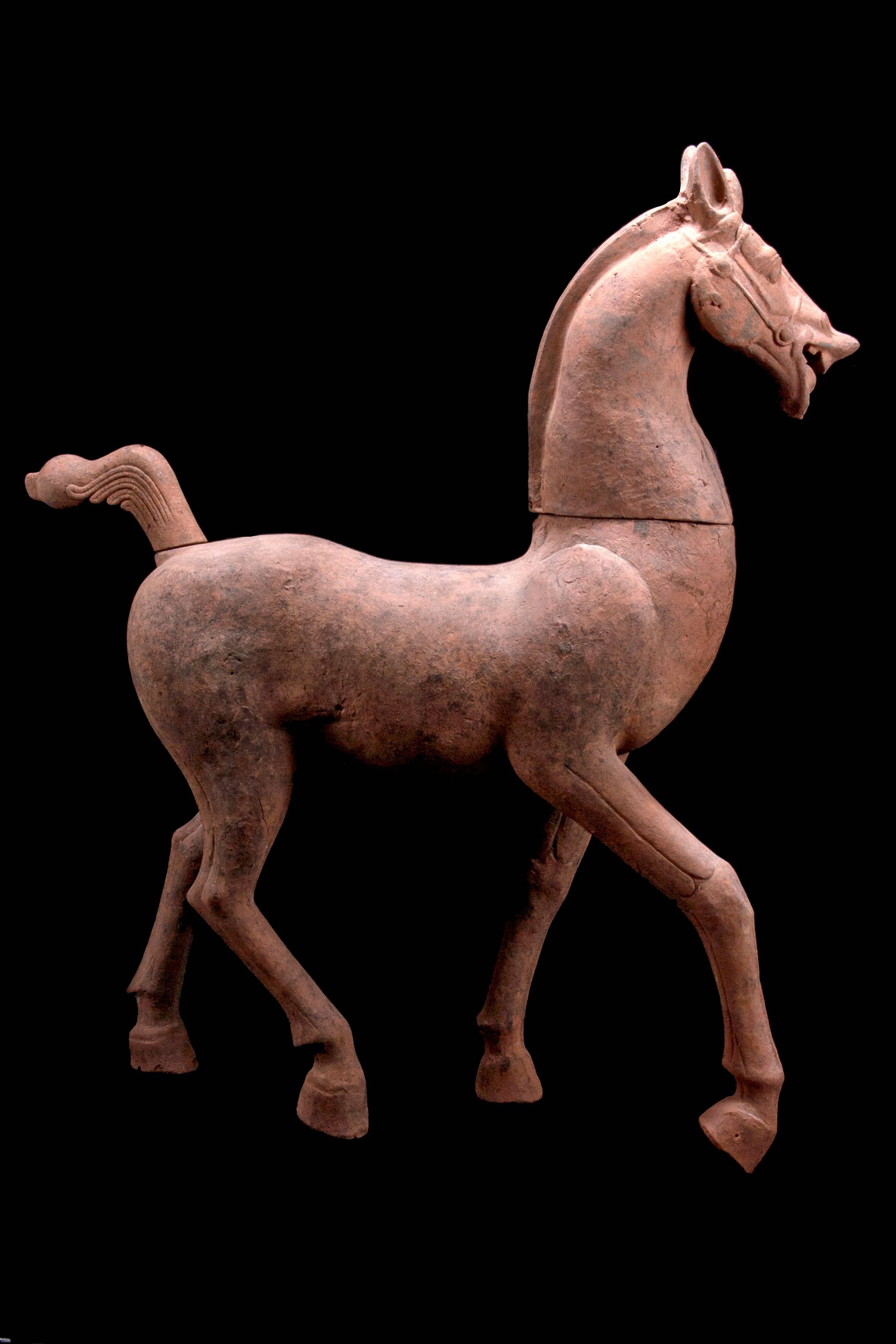 Monumentales Terrakotta-Pferd aus der Han Dynasty - TL-geprüft - China, '206 v. Chr. - 220 n. Chr.'. (18. Jahrhundert und früher) im Angebot
