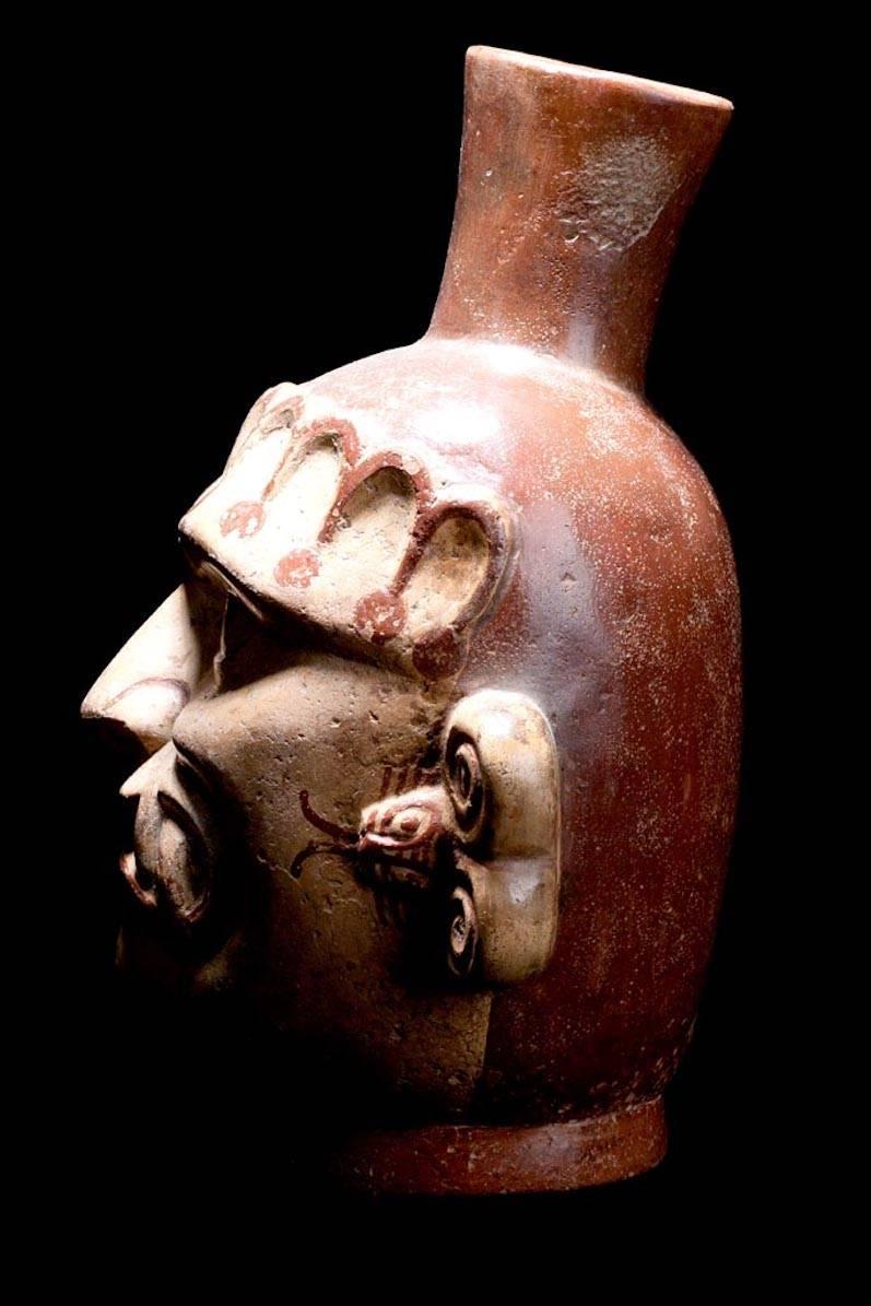 Pre-Columbian Mochica Head Vessel Ai Apaec In Excellent Condition In San Pedro Garza Garcia, Nuevo Leon