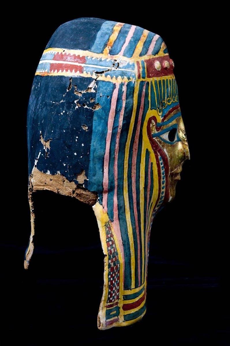 Masque d'origine en forme de cartonnage égyptien Ptolemaique en vente 3