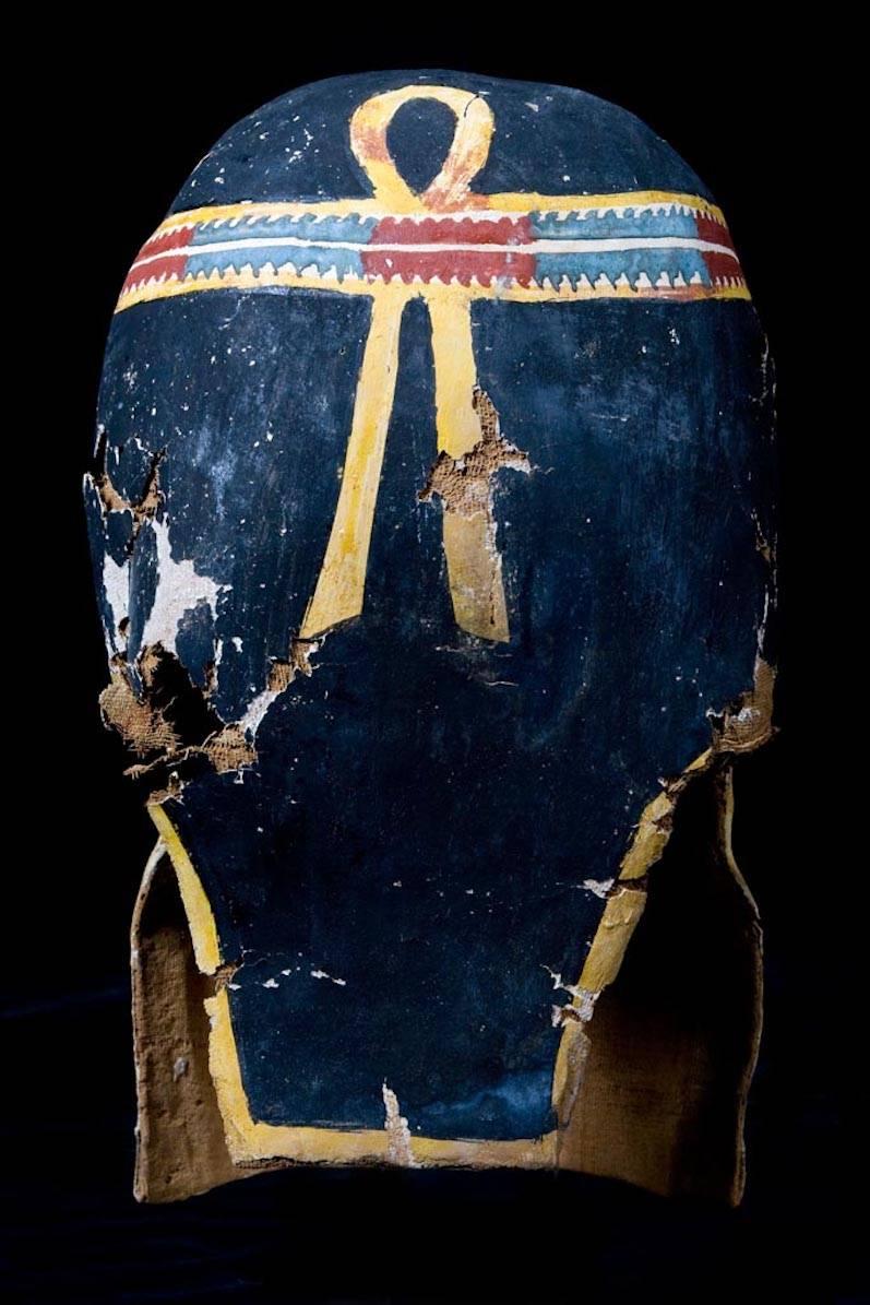 Stuc Masque d'origine en forme de cartonnage égyptien Ptolemaique en vente