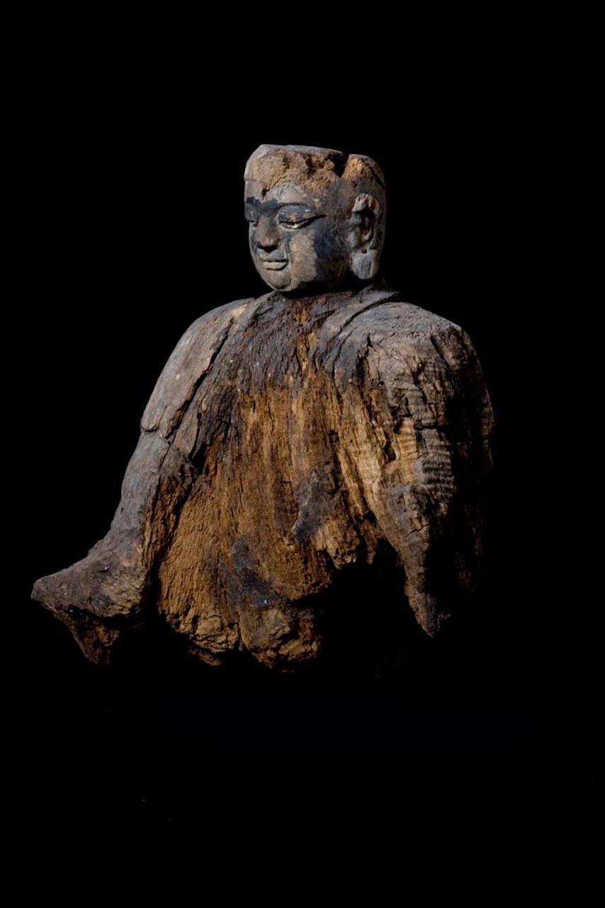 Sehr seltene Holzbüste von Lohan aus der Ming-Dynastie  im Angebot 3