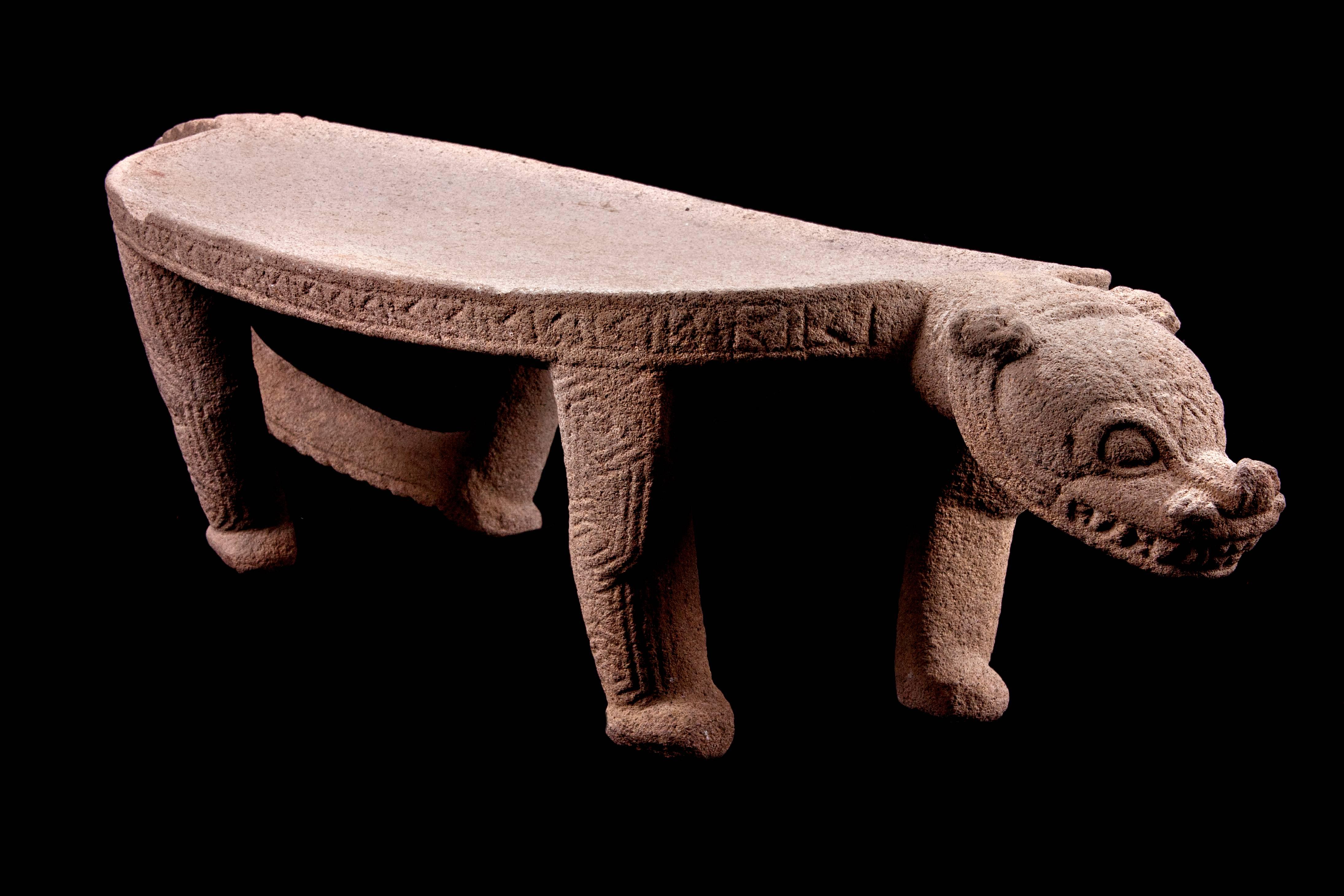 Veröffentlicht Pre-Columbian Nicoya Ceremonial Stone Seat, Ex Arizona Museum im Angebot 1