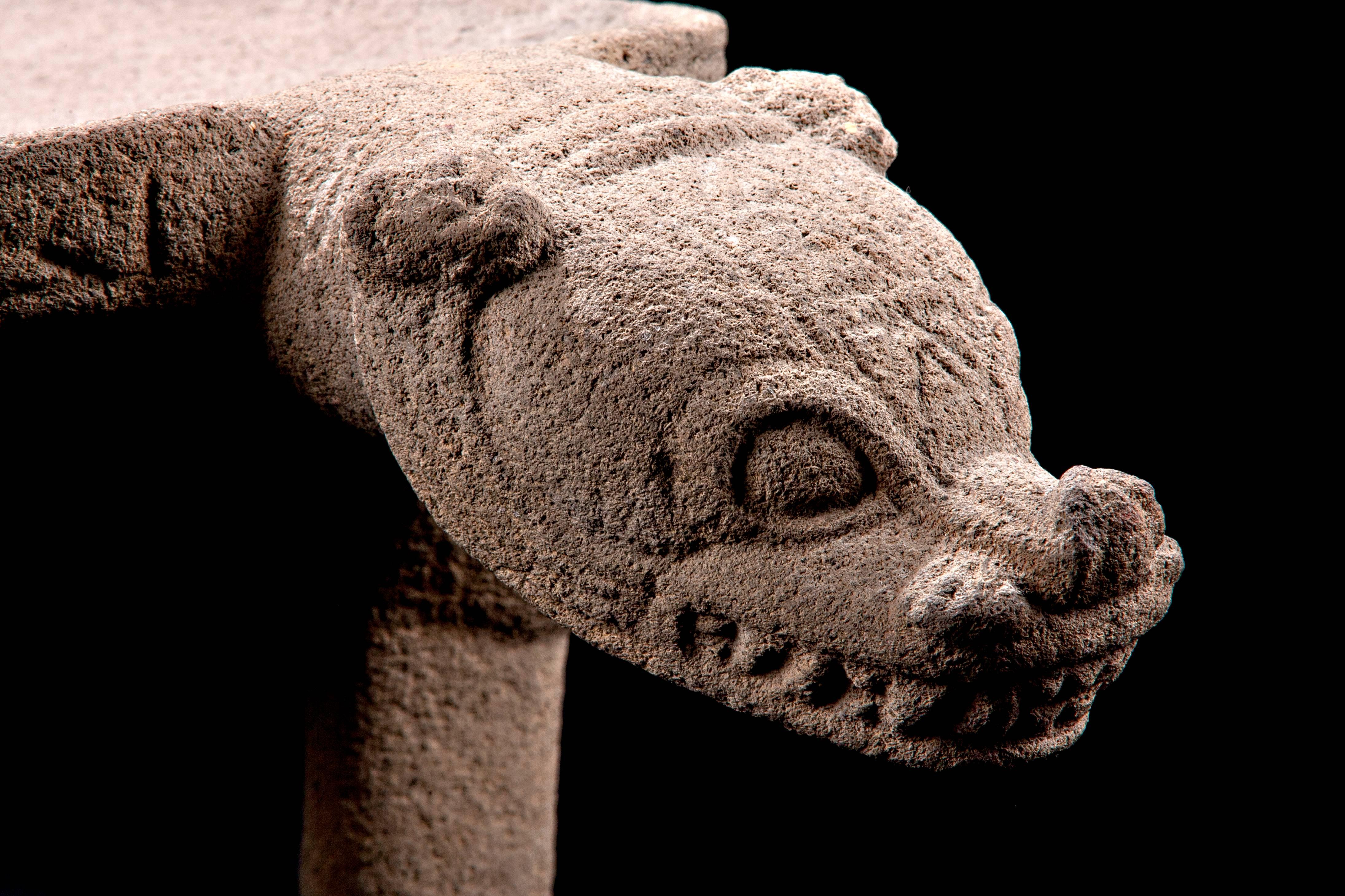 Publié Pre-Columbian Nicoya Ceremonial Stone Seat, Ex Arizona Museum en vente 2