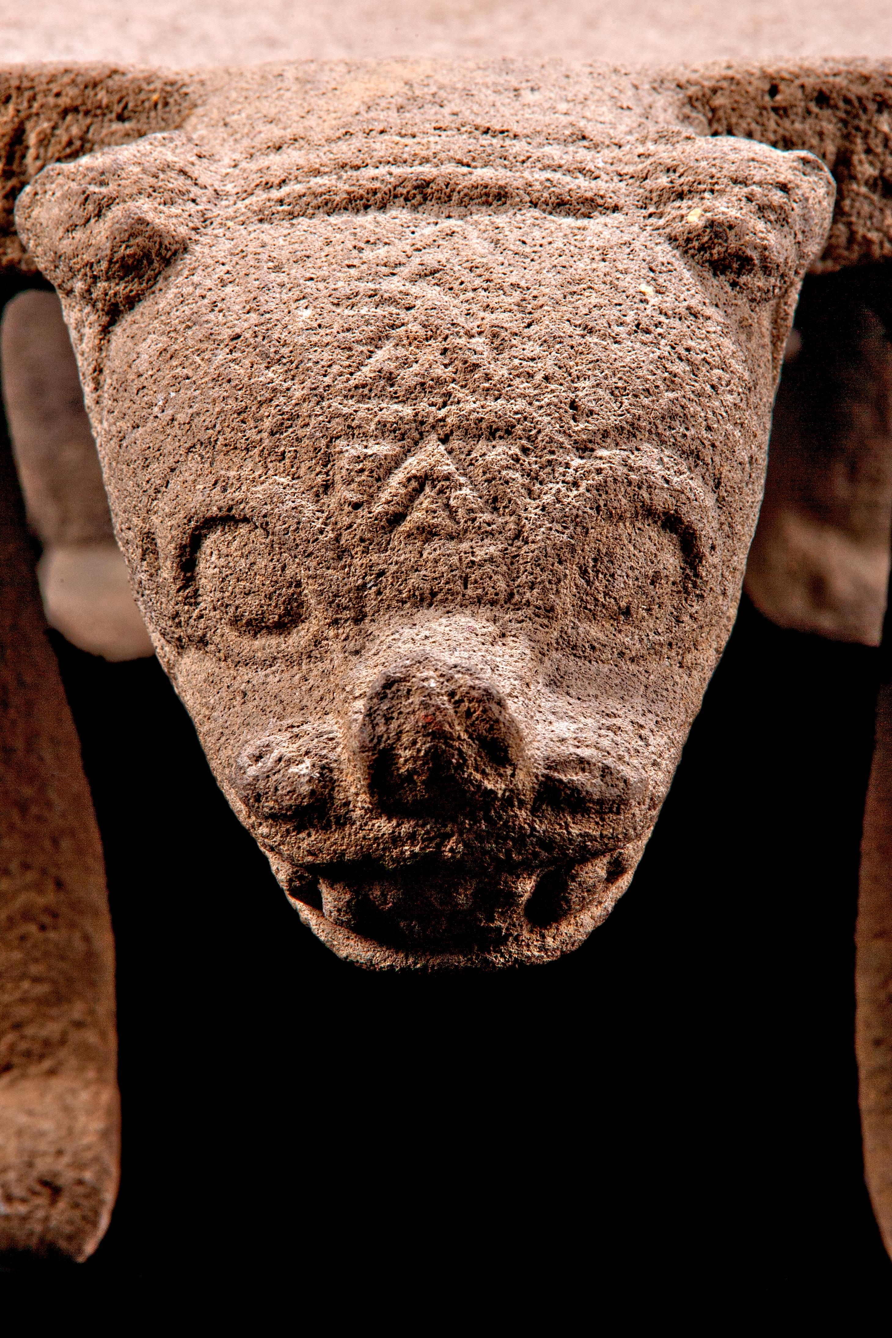 XVIIIe siècle et antérieur Publié Pre-Columbian Nicoya Ceremonial Stone Seat, Ex Arizona Museum en vente