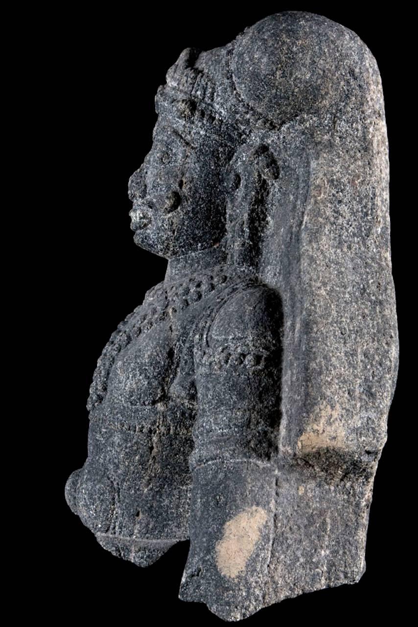 Maharaja-Torso aus schwarzem Granit, 18. Jahrhundert, Indien (18. Jahrhundert und früher) im Angebot