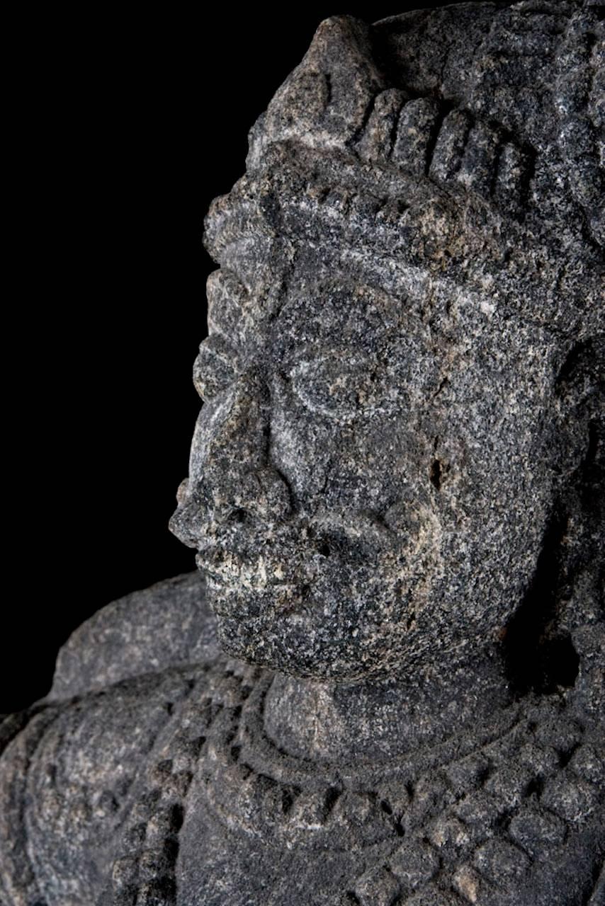Maharaja-Torso aus schwarzem Granit, 18. Jahrhundert, Indien im Angebot 1